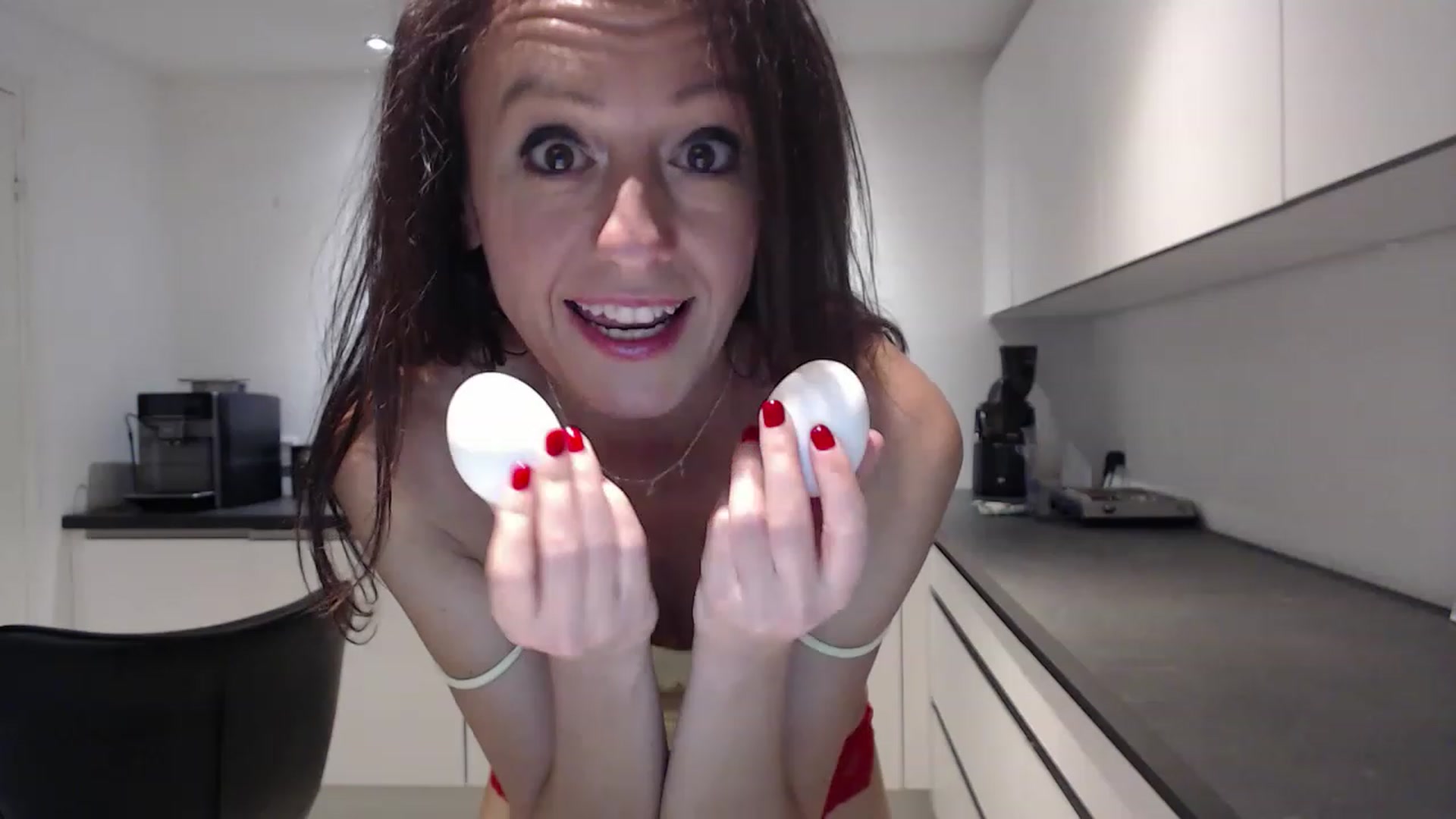 Gallery image thumbnail from Anelly's myfreecams stream on, 04/07/2023, 01:04 image 4 of 20
