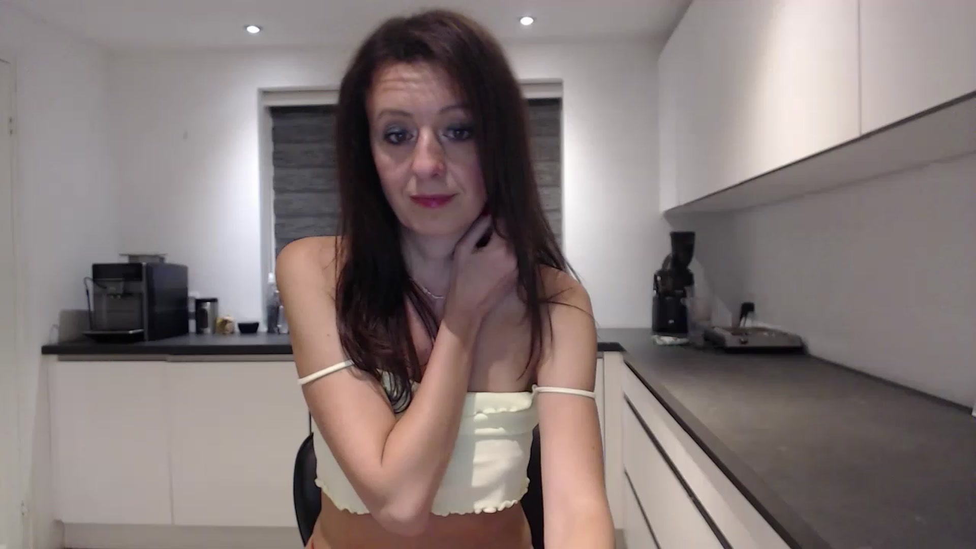 Gallery image thumbnail from Anelly's myfreecams stream on, 04/07/2023, 01:04 image 1 of 20