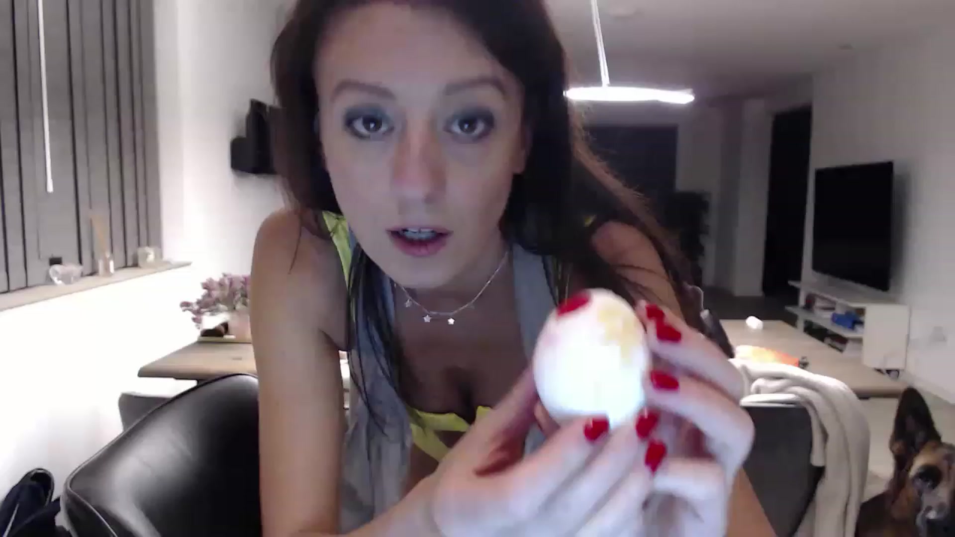 Gallery image thumbnail from Anelly's myfreecams stream on, 04/08/2023, 24:10 image 1 of 20