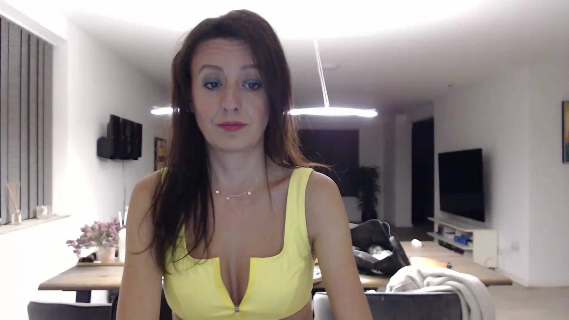 Gallery image thumbnail from Anelly's myfreecams stream on, 04/08/2023, 24:10 image 7 of 20