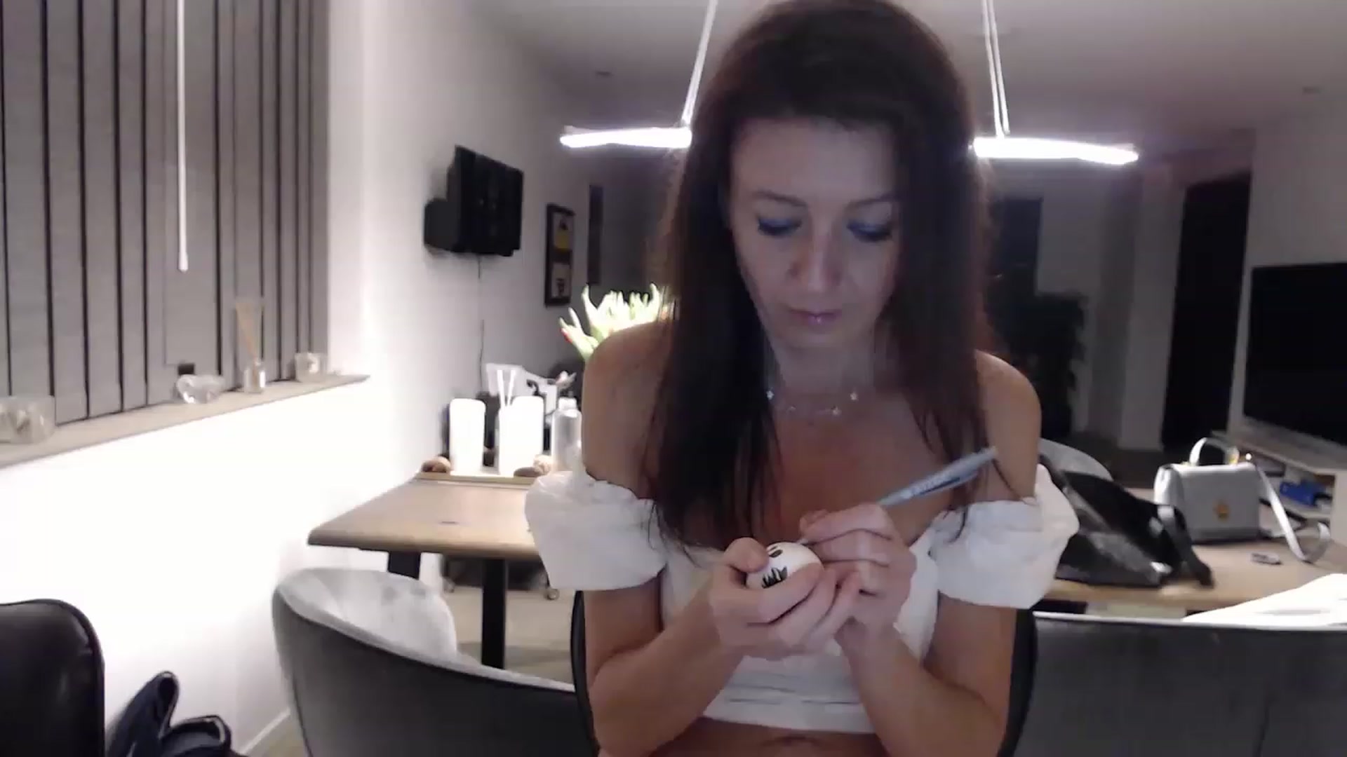 Gallery image thumbnail from Anelly's myfreecams stream on, 04/08/2023, 23:57 image 7 of 20