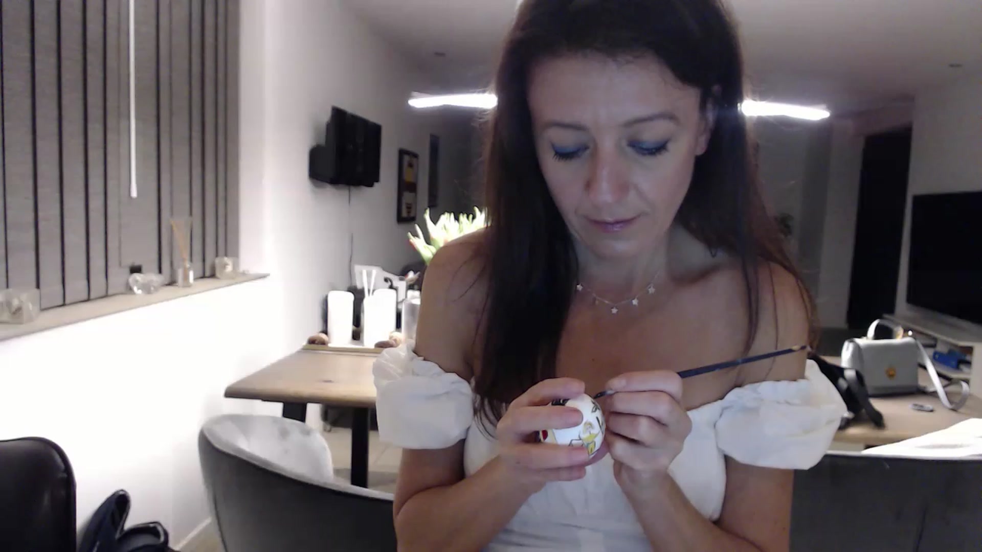 Gallery image thumbnail from Anelly's myfreecams stream on, 04/08/2023, 23:57 image 10 of 20