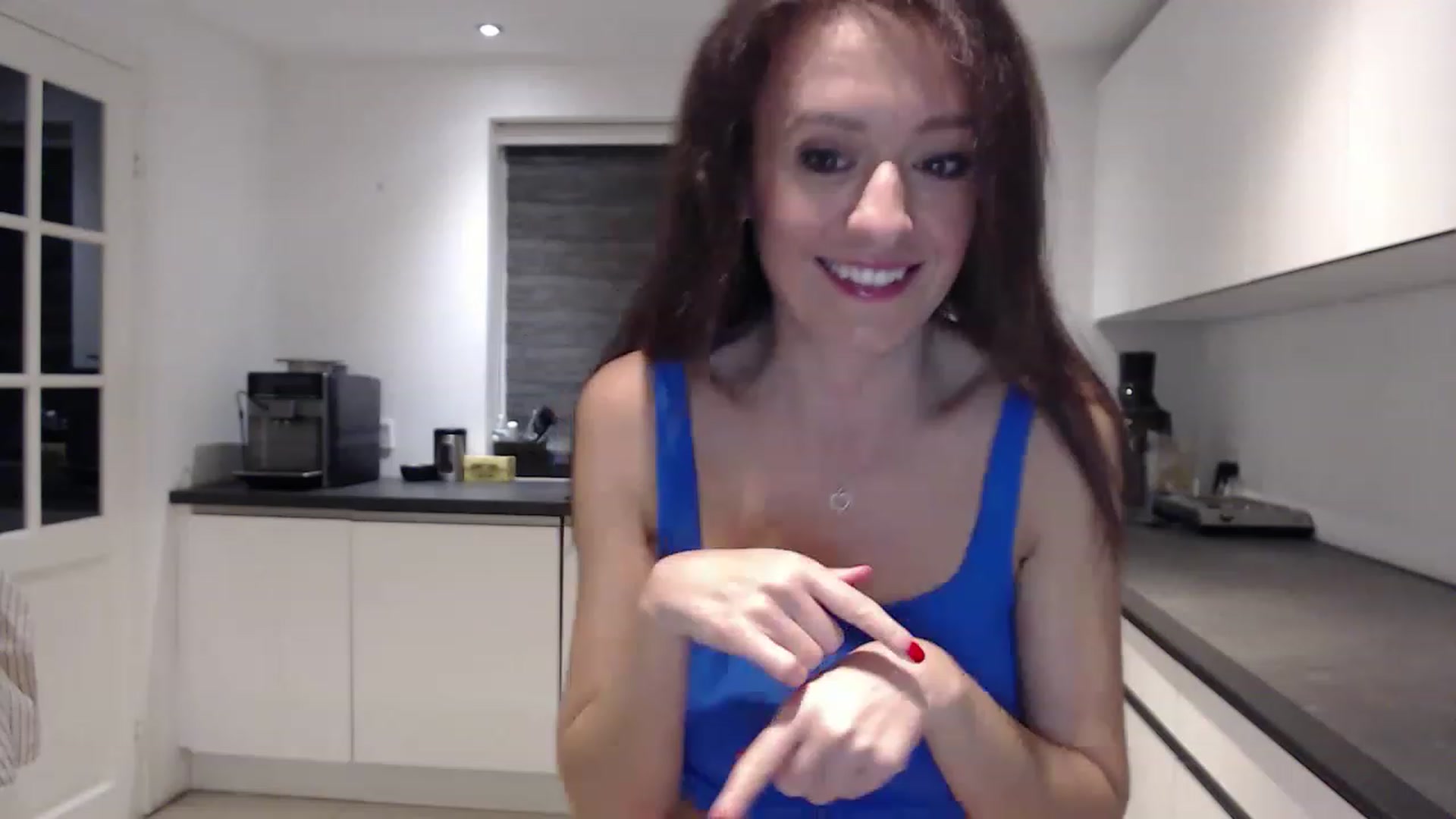 Gallery image thumbnail from Anelly's myfreecams stream on, 04/22/2023, 23:47 image 9 of 20
