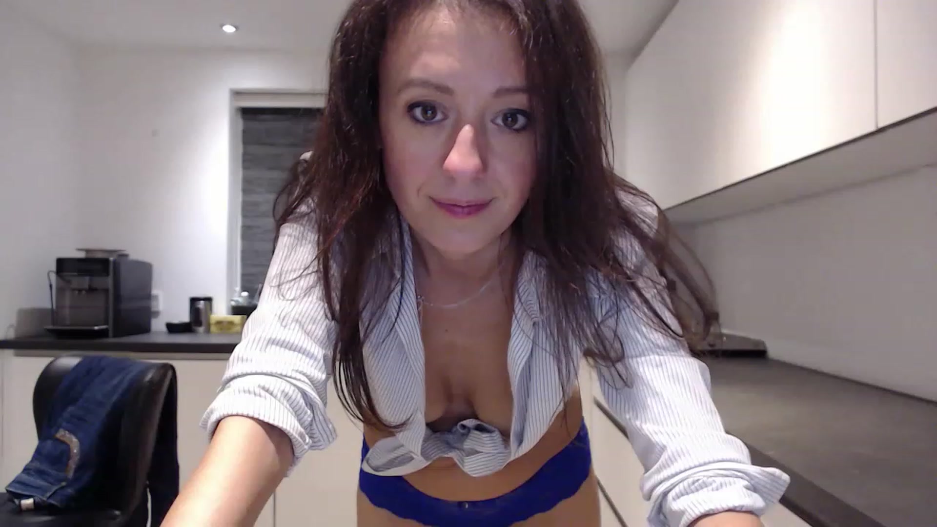 Gallery image thumbnail from Anelly's myfreecams stream on, 04/23/2023, 01:37 image 14 of 20