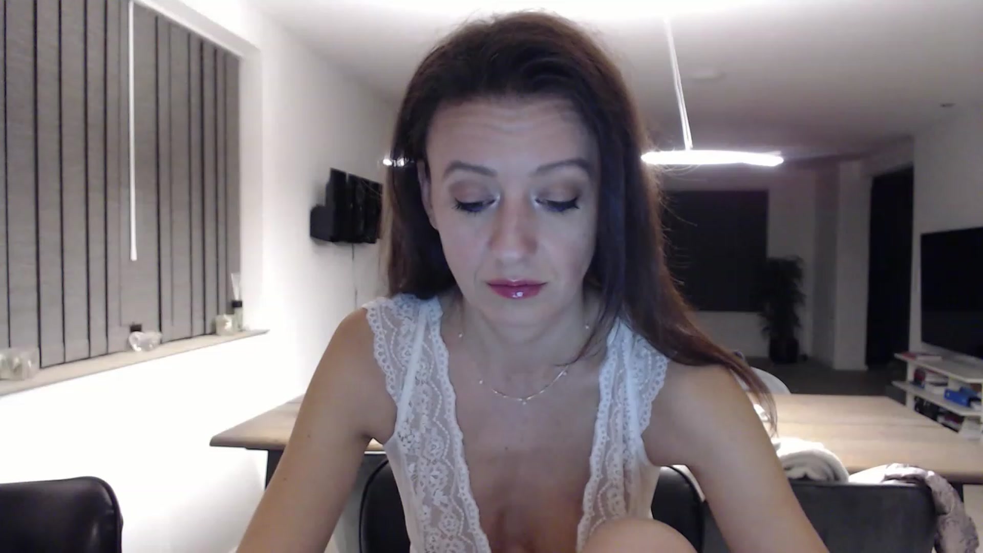 Gallery image thumbnail from Anelly's myfreecams stream on, 05/05/2023, 22:36 image 20 of 20