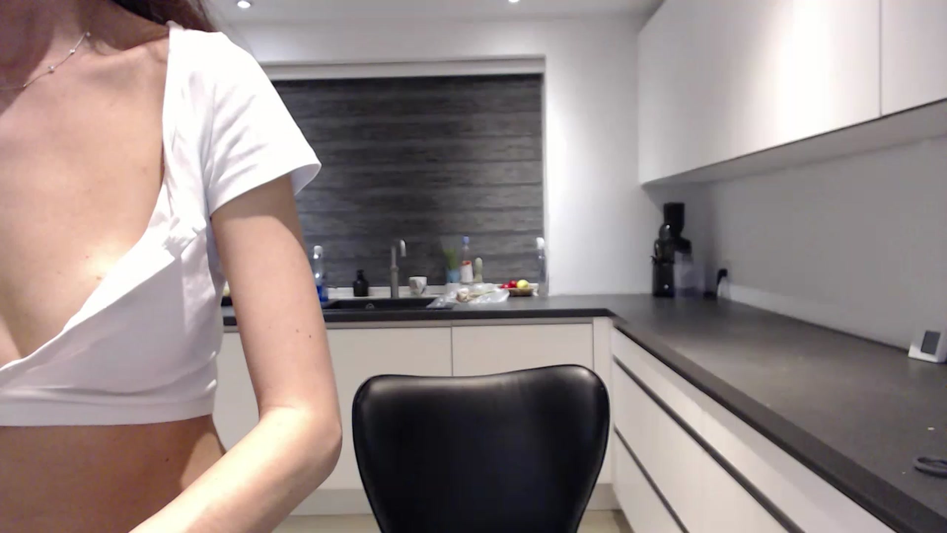 Gallery image thumbnail from Anelly's myfreecams stream on, 05/07/2023, 02:04 image 14 of 20
