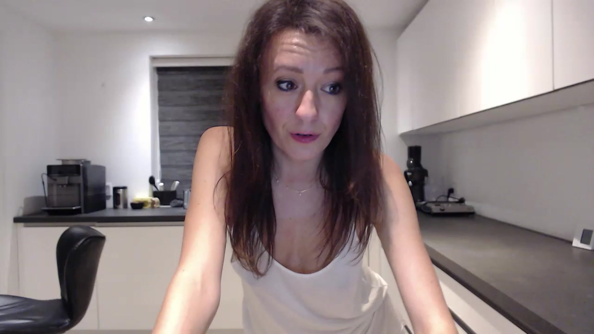 Gallery image thumbnail from Anelly's myfreecams stream on, 05/13/2023, 24:56 image 14 of 20