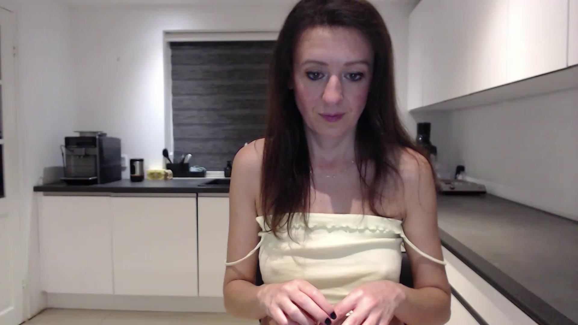 Gallery image thumbnail from Anelly's myfreecams stream on, 05/14/2023, 01:22 image 4 of 20