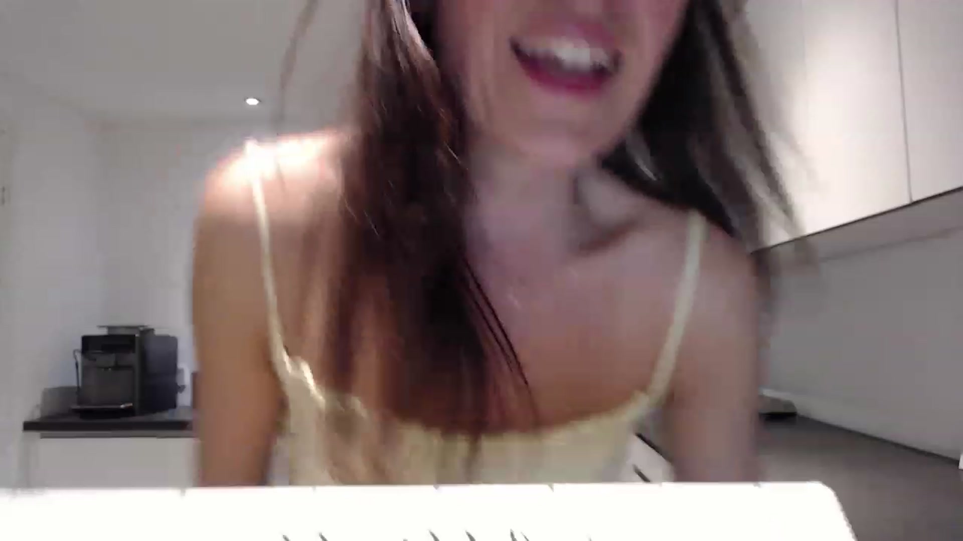 Gallery image thumbnail from Anelly's myfreecams stream on, 05/14/2023, 01:22 image 19 of 20