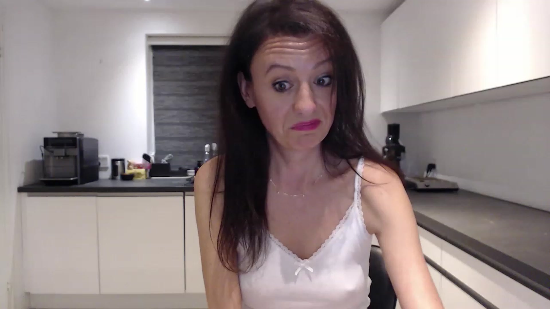 Gallery image thumbnail from Anelly's myfreecams stream on, 06/02/2023, 23:46 image 17 of 20