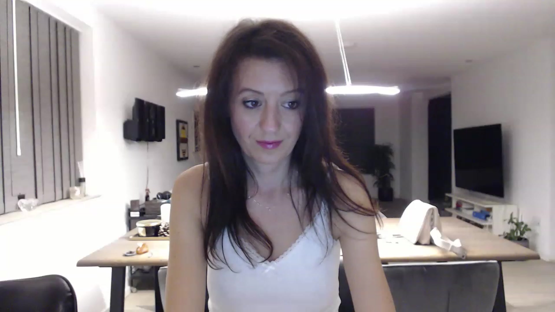 Gallery image thumbnail from Anelly's myfreecams stream on, 06/02/2023, 23:46 image 2 of 20