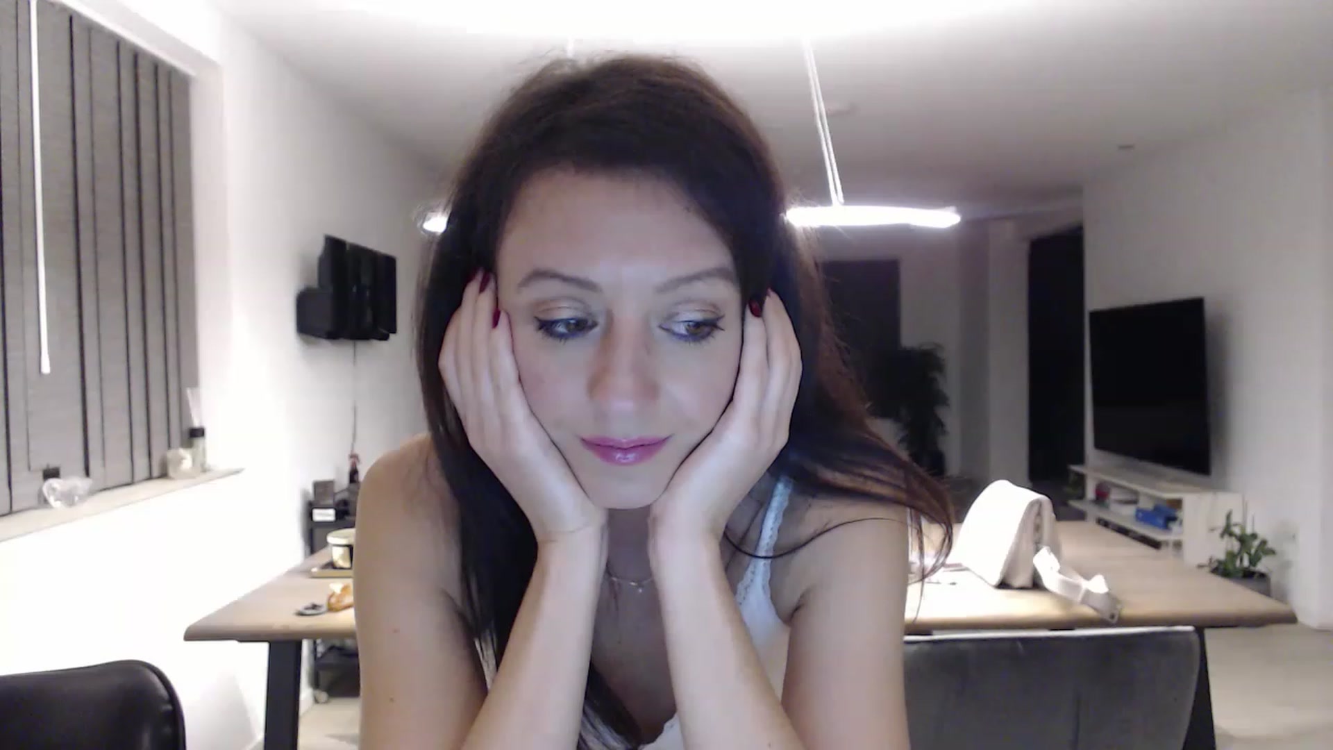 Gallery image thumbnail from Anelly's myfreecams stream on, 06/02/2023, 23:46 image 3 of 20