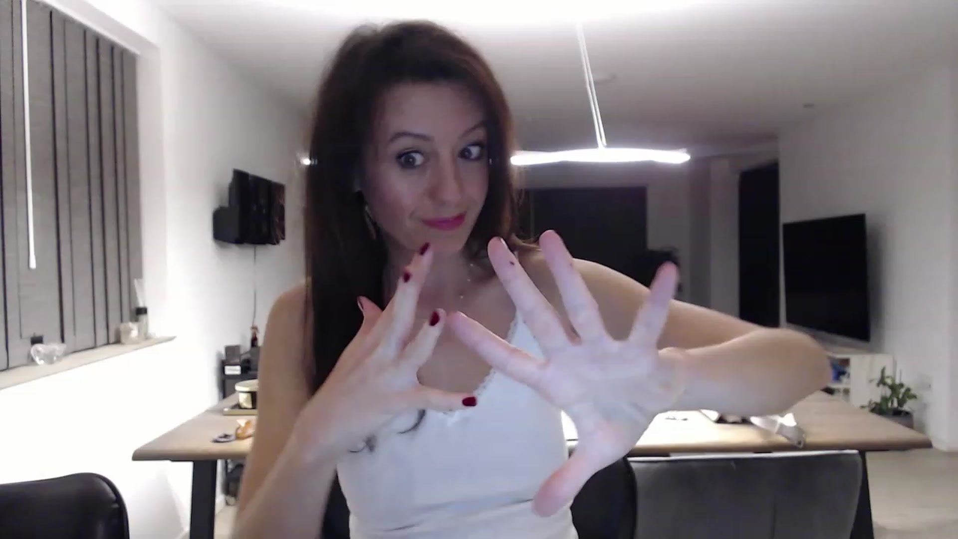 Gallery image thumbnail from Anelly's myfreecams stream on, 06/02/2023, 23:46 image 1 of 20