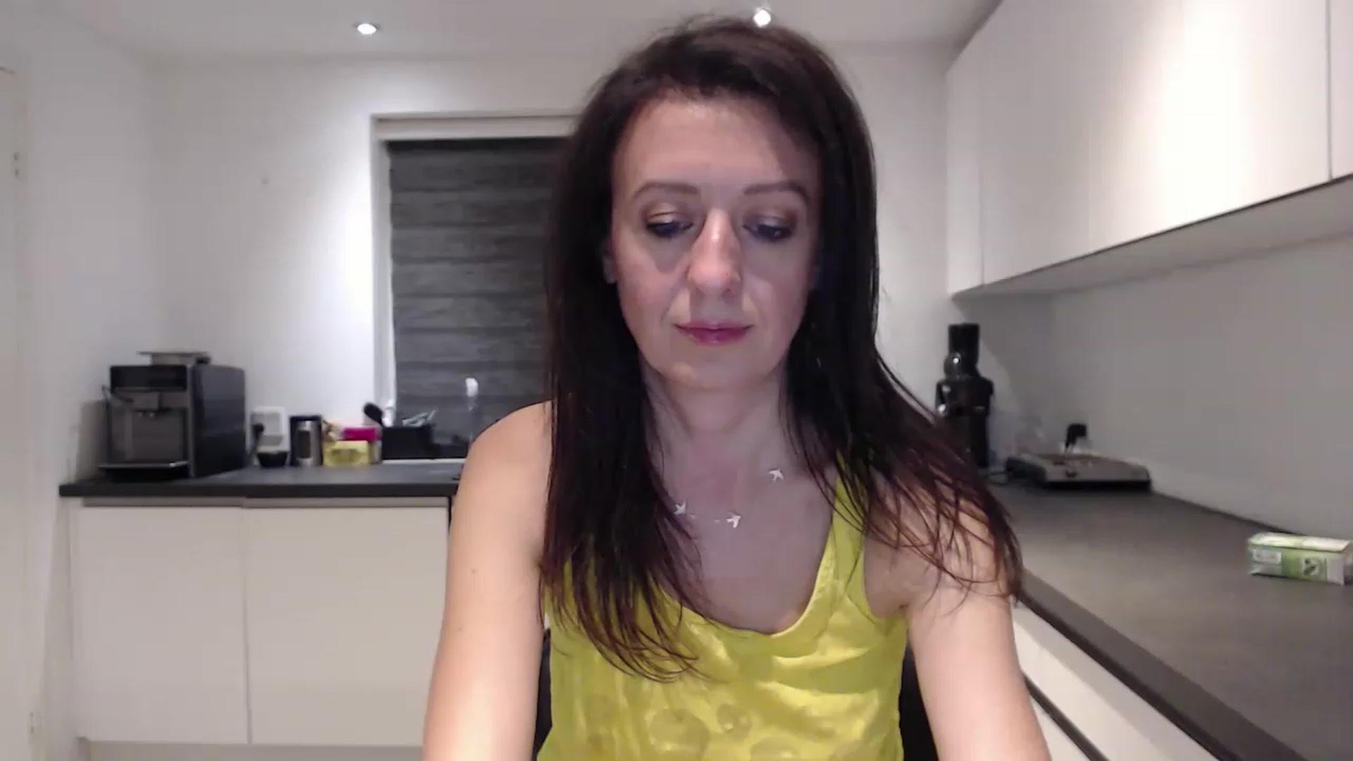 Gallery image thumbnail from Anelly's myfreecams stream on, 06/04/2023, 24:42 image 17 of 20