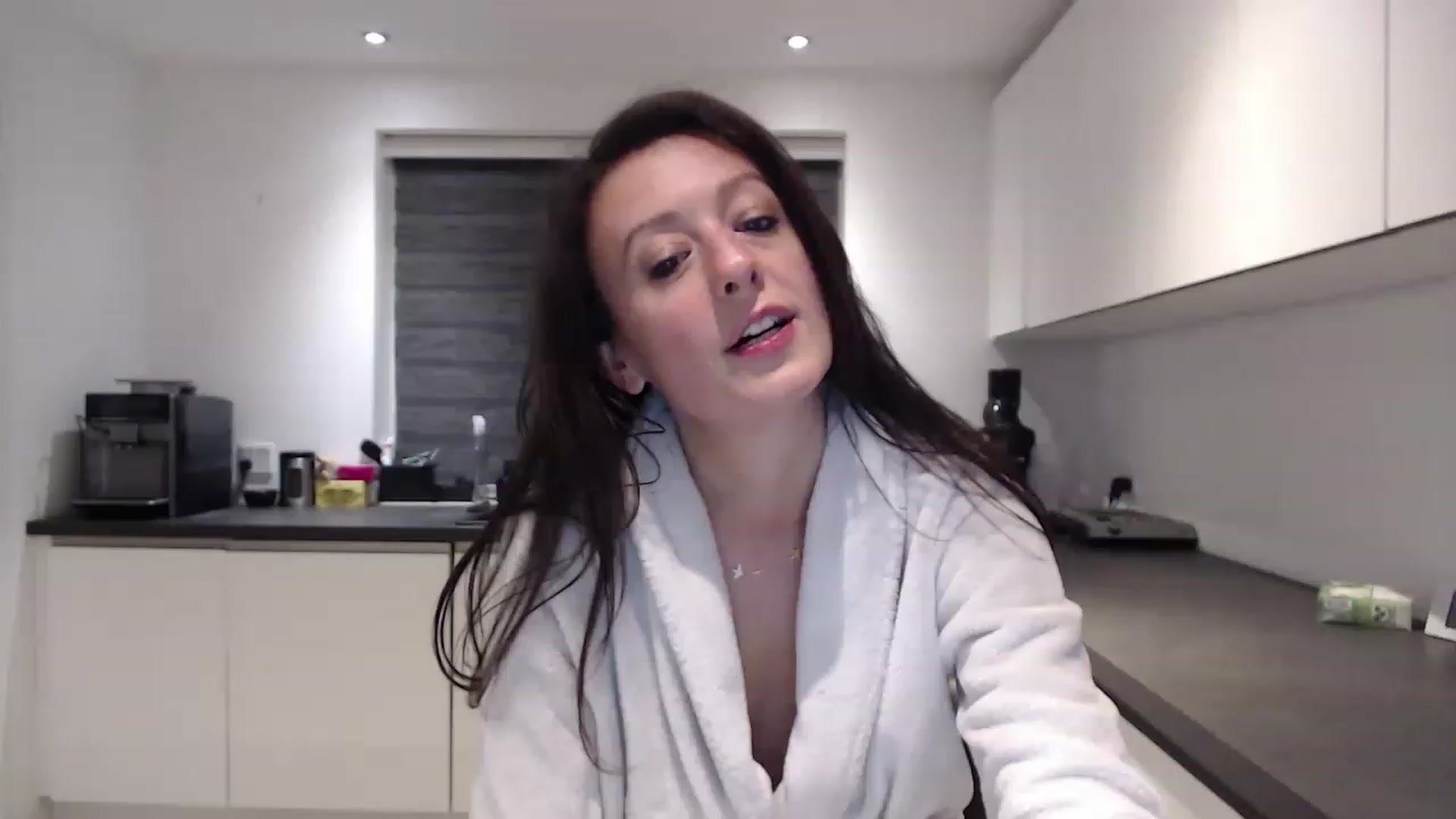 Gallery image thumbnail from Anelly's myfreecams stream on, 06/04/2023, 01:59 image 17 of 20