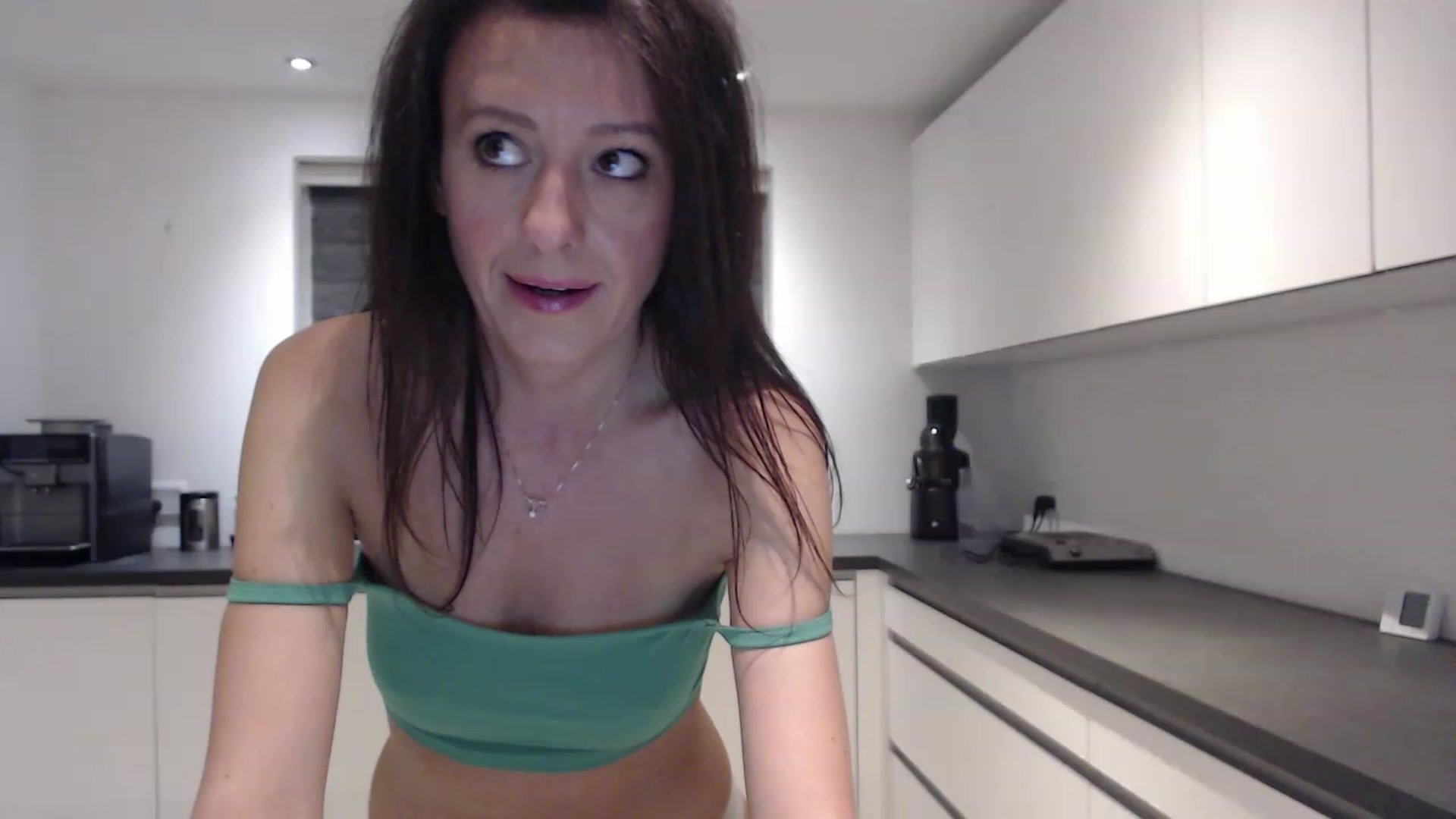 Gallery image thumbnail from Anelly's myfreecams stream on, 06/11/2023, 24:07 image 12 of 20