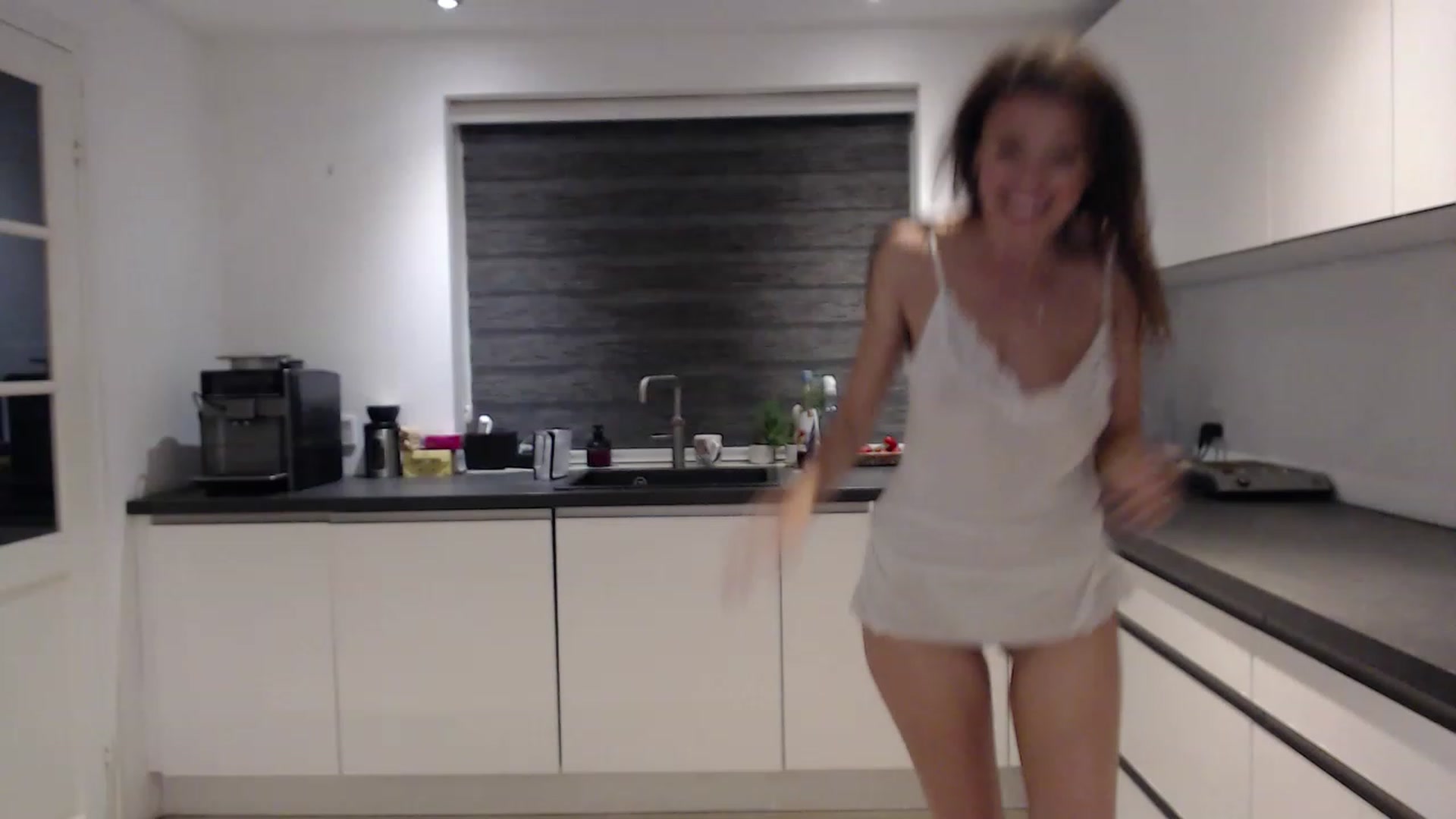 Gallery image thumbnail from Anelly's myfreecams stream on, 06/18/2023, 24:04 image 17 of 20