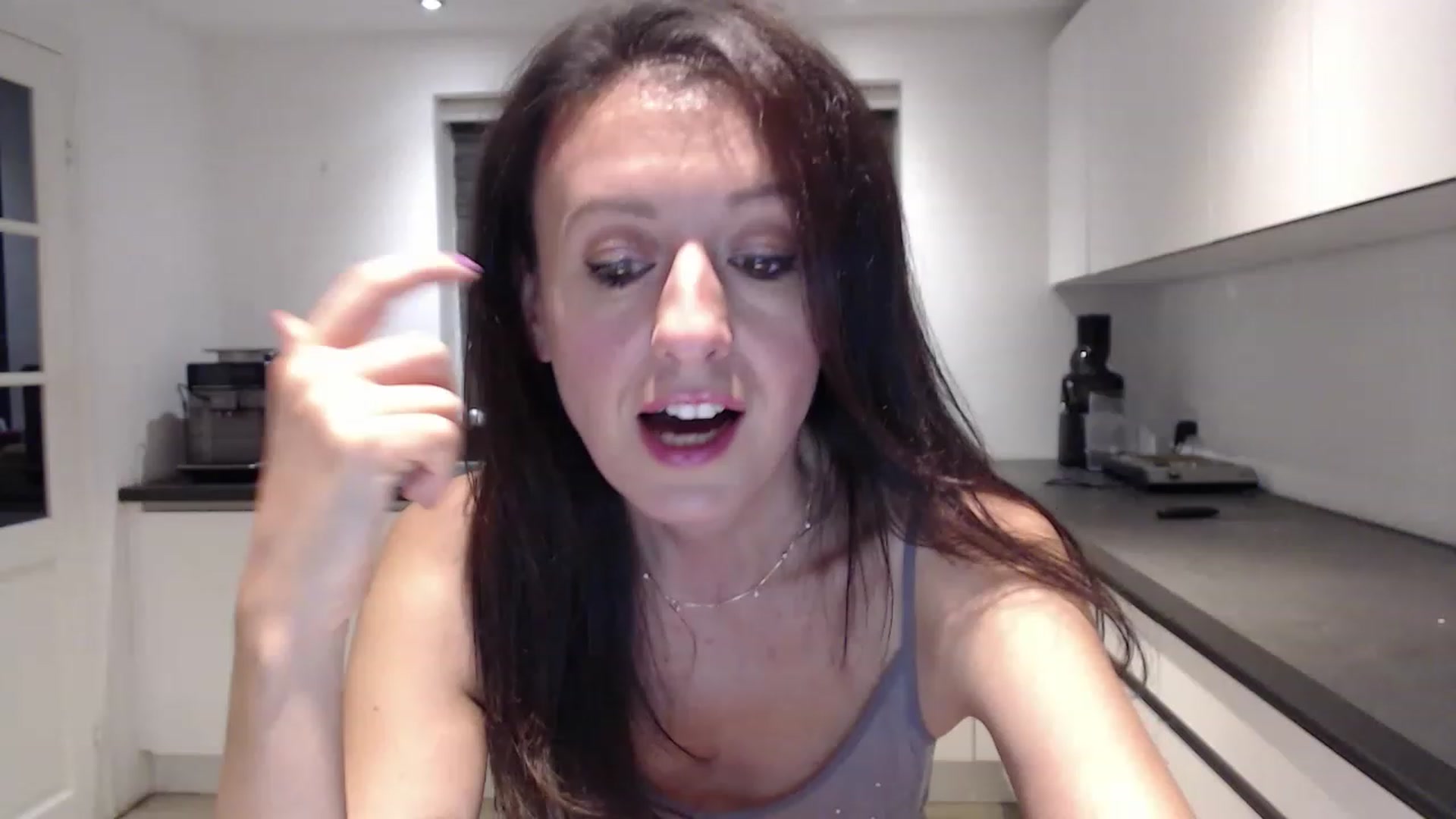 Gallery image thumbnail from Anelly's myfreecams stream on, 06/25/2023, 24:12 image 7 of 20