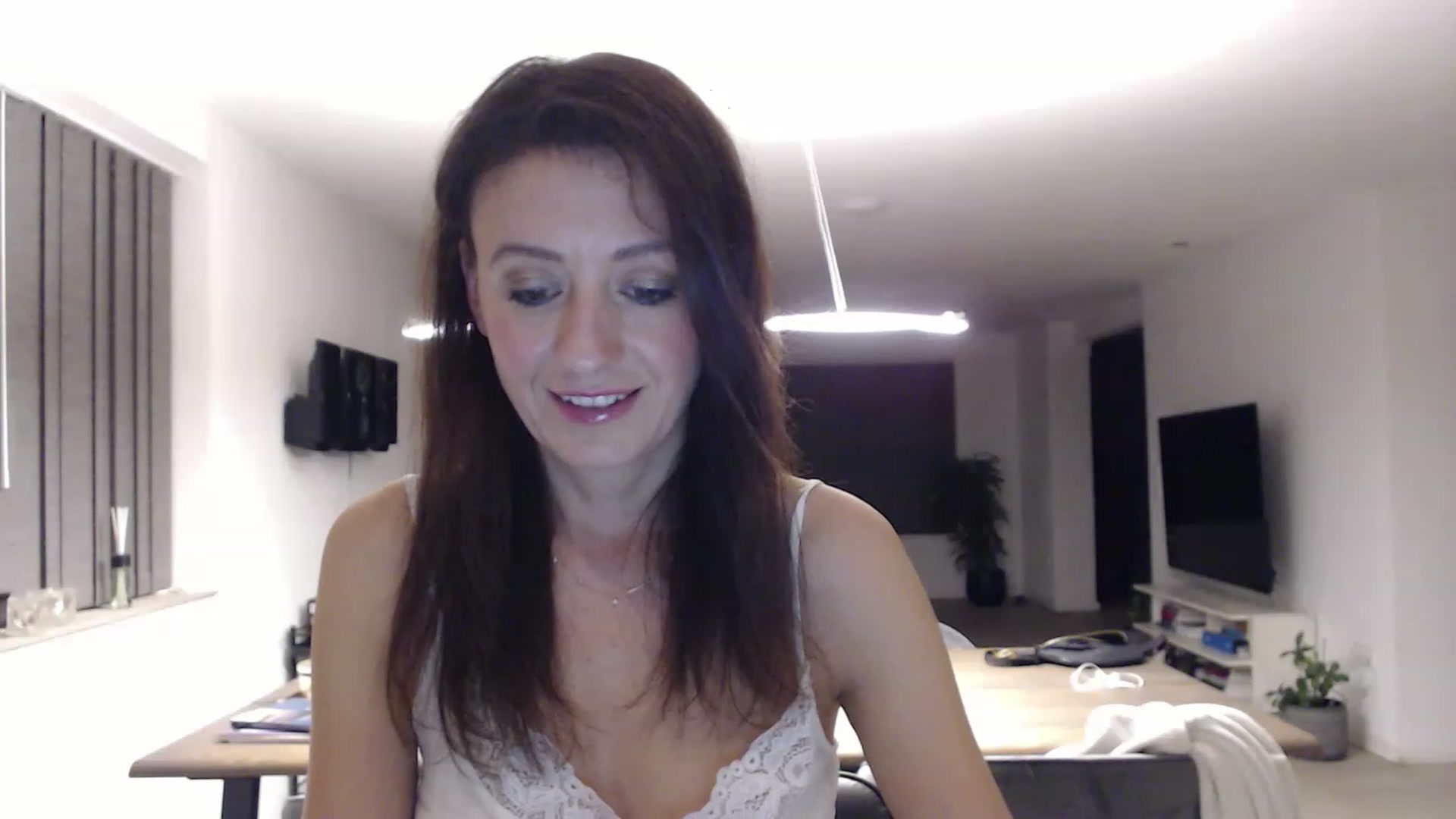 Gallery image thumbnail from Anelly's myfreecams stream on, 07/01/2023, 22:48 image 11 of 20
