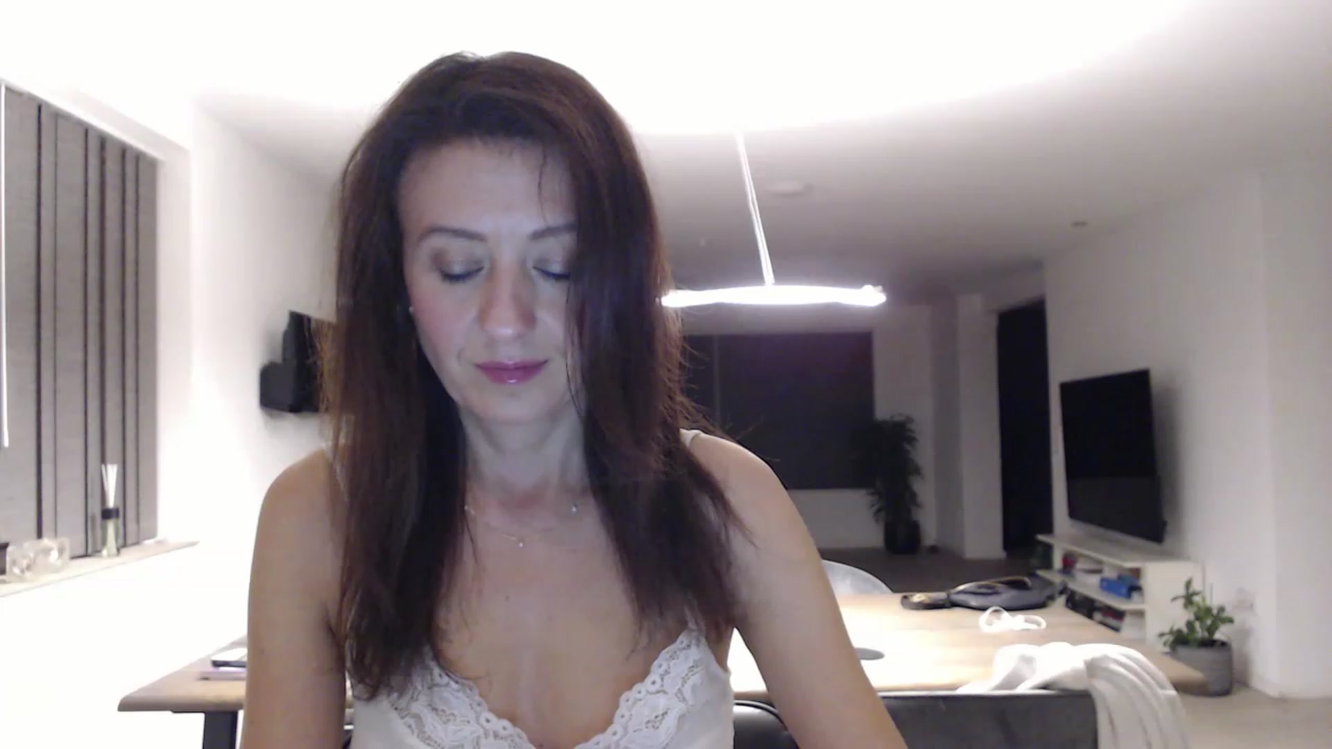 Gallery image thumbnail from Anelly's myfreecams stream on, 07/01/2023, 22:48 image 2 of 20
