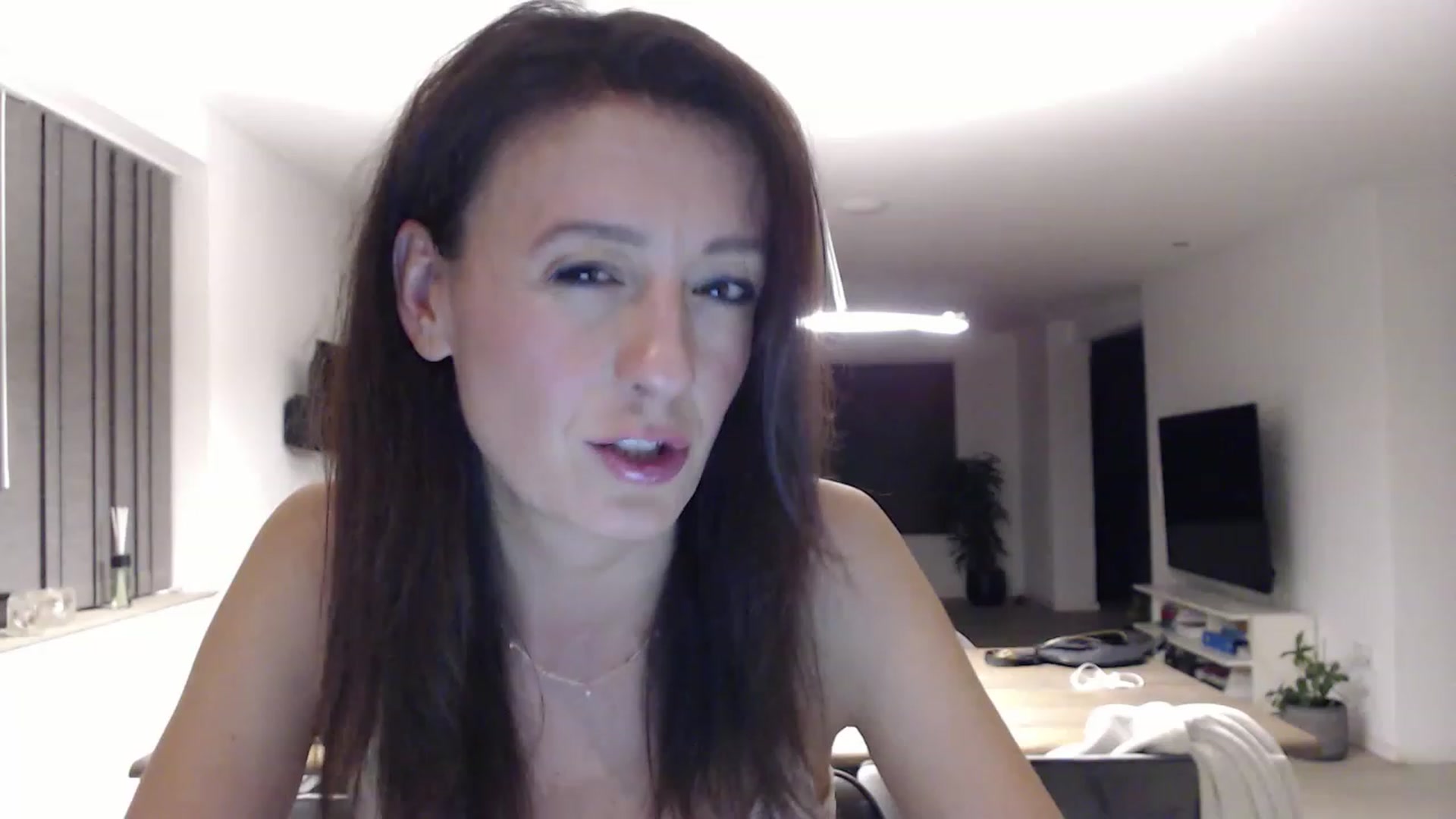 Gallery image thumbnail from Anelly's myfreecams stream on, 07/01/2023, 22:48 image 14 of 20