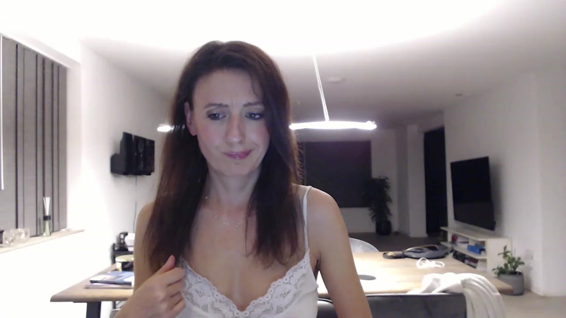 Gallery image thumbnail from Anelly's myfreecams stream on, 07/01/2023, 22:48 image 17 of 20