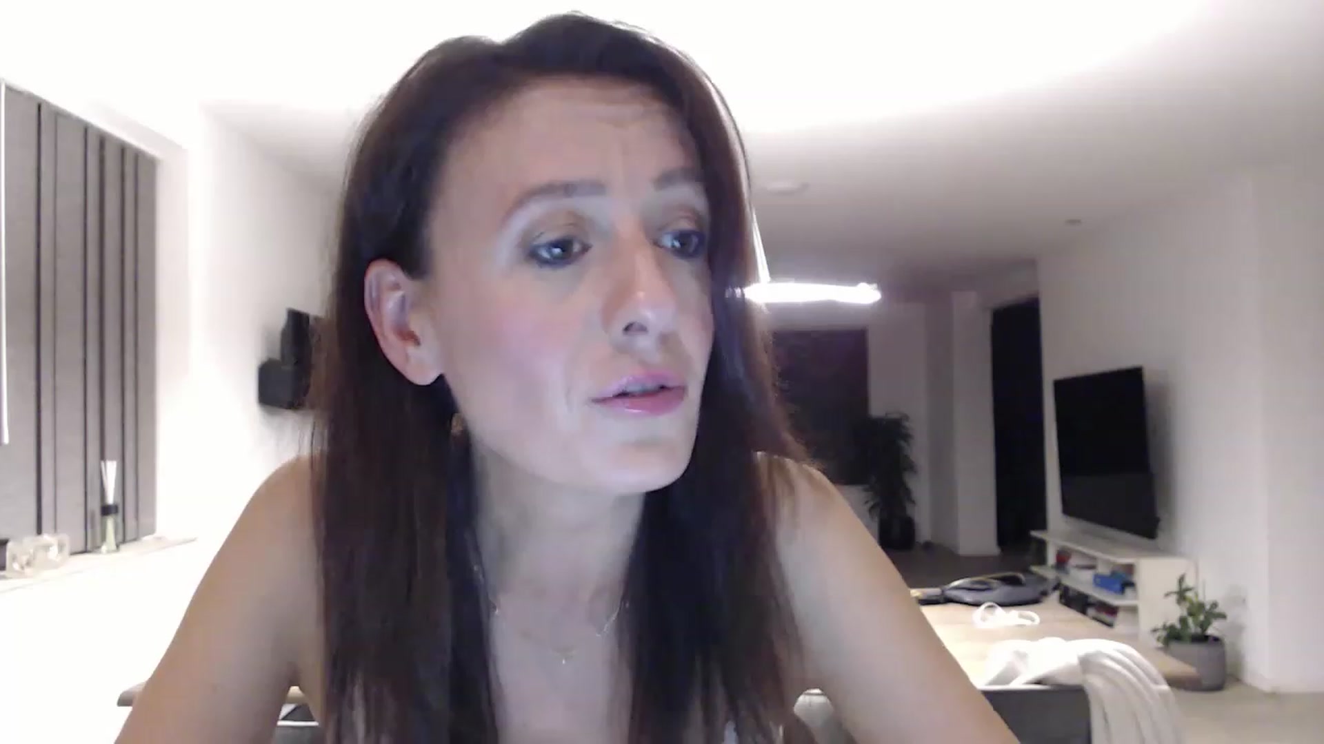 Gallery image thumbnail from Anelly's myfreecams stream on, 07/01/2023, 22:48 image 8 of 20