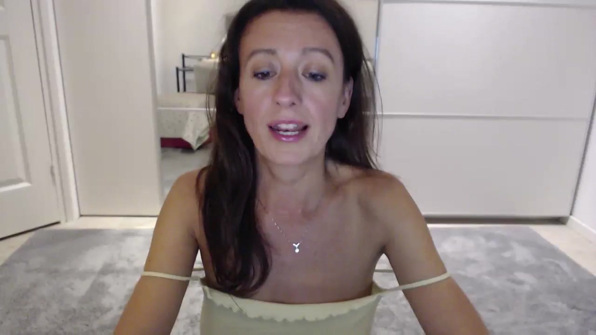 Gallery image thumbnail from Anelly's myfreecams stream on, 08/13/2023, 21:00 image 12 of 20