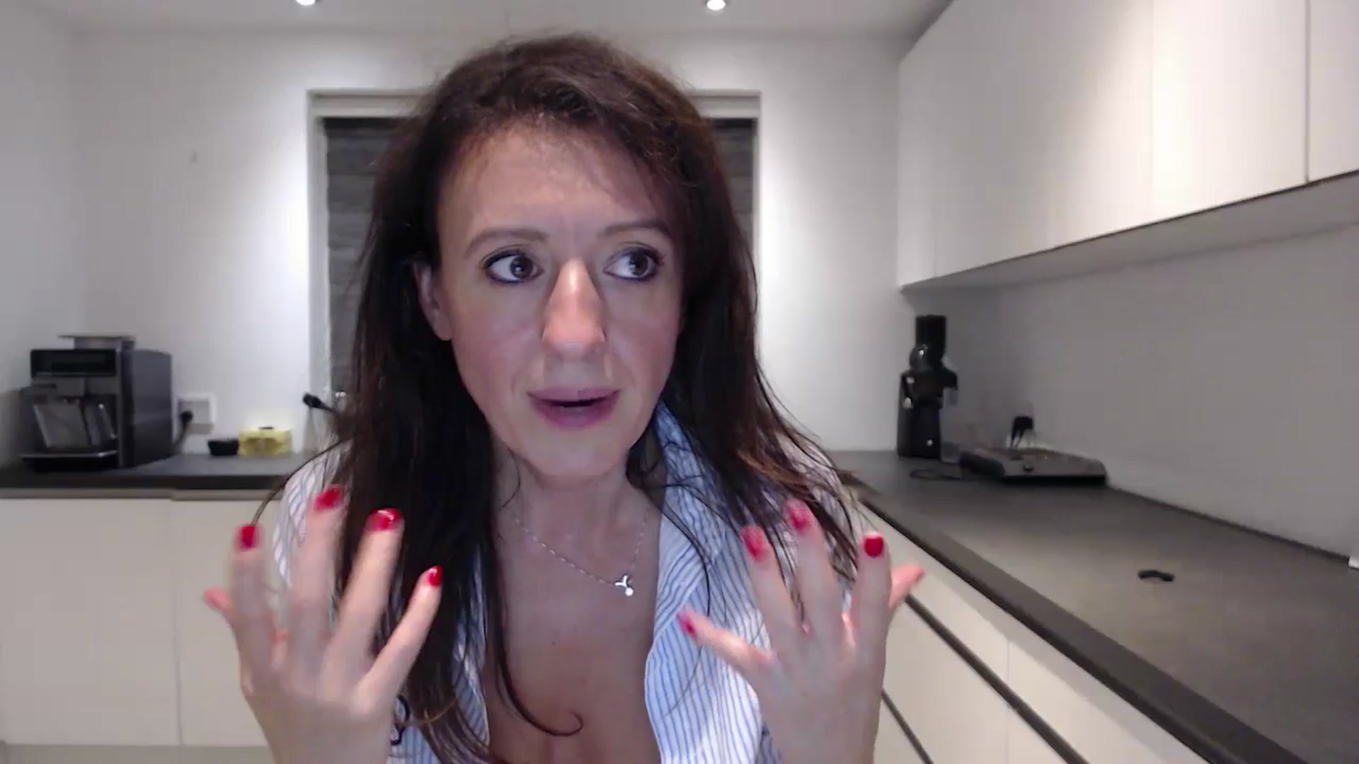 Gallery image thumbnail from Anelly's myfreecams stream on, 08/27/2023, 01:59 image 14 of 20