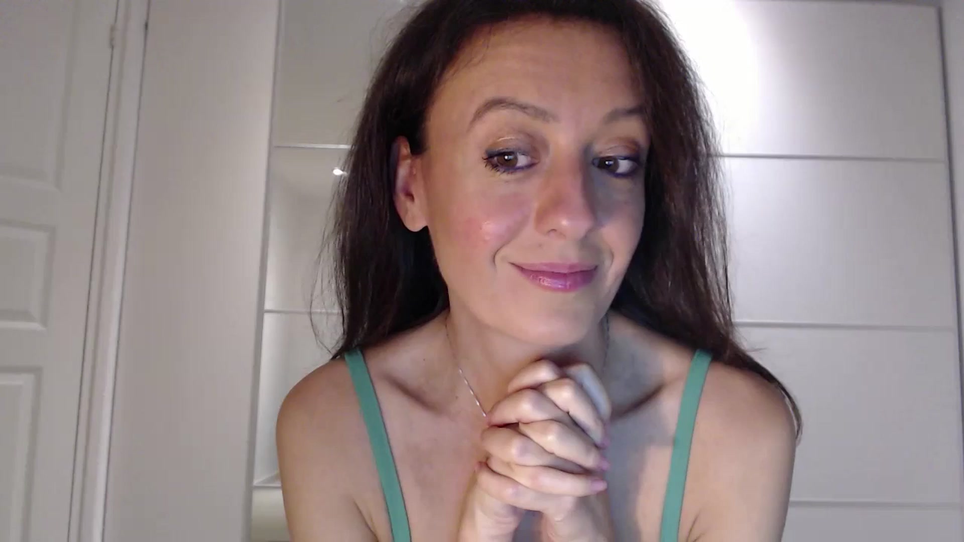 Gallery image thumbnail from Anelly's myfreecams stream on, 08/27/2023, 20:09 image 11 of 20
