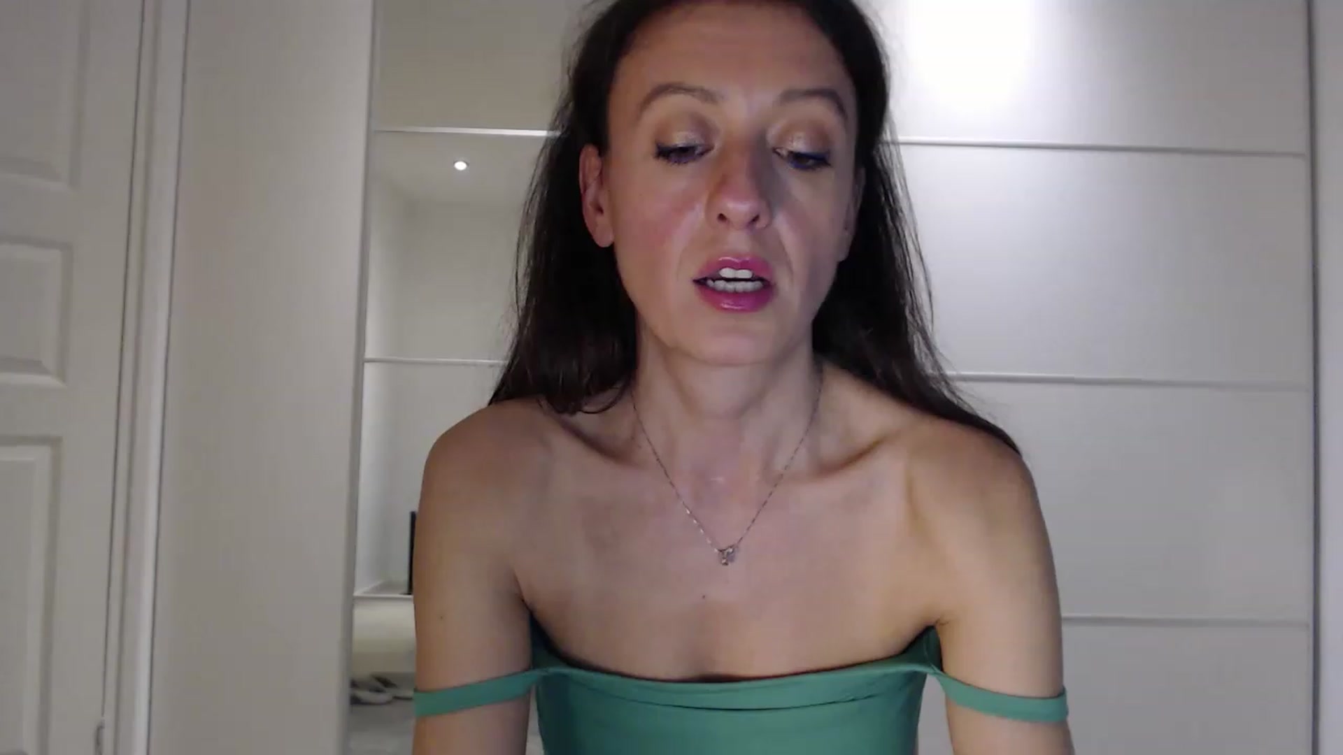 Gallery image thumbnail from Anelly's myfreecams stream on, 08/27/2023, 21:04 image 16 of 20
