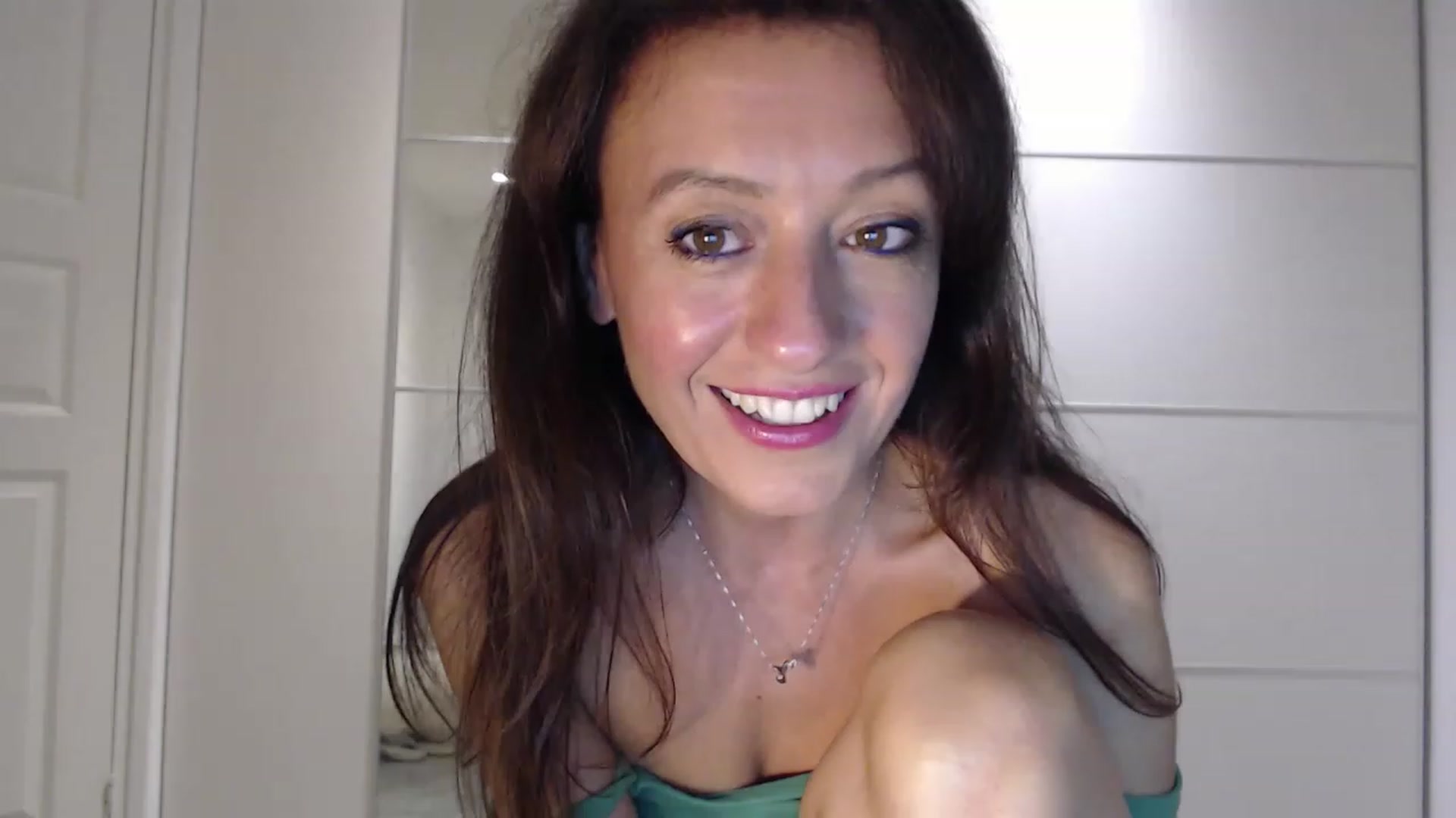 Gallery image thumbnail from Anelly's myfreecams stream on, 08/27/2023, 21:04 image 19 of 20