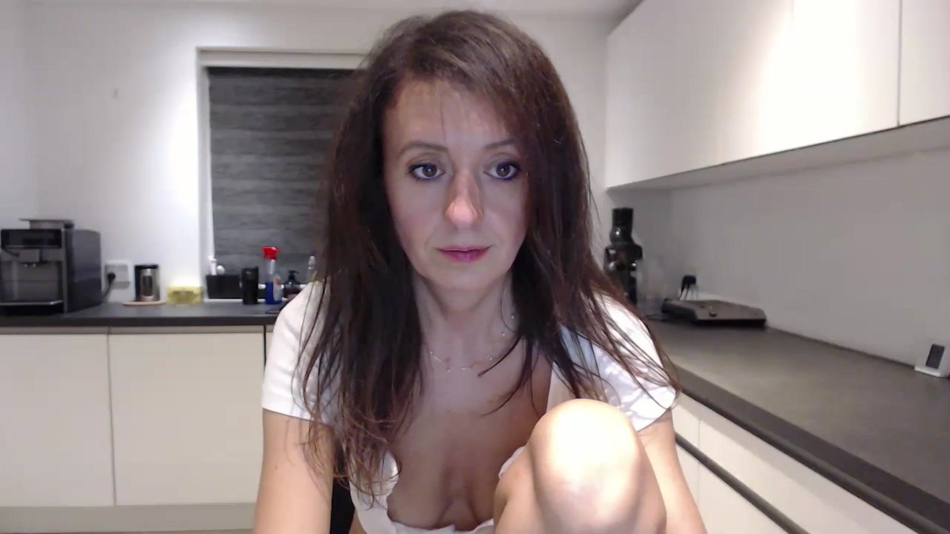 Gallery image thumbnail from Anelly's myfreecams stream on, 09/16/2023, 24:44 image 6 of 20