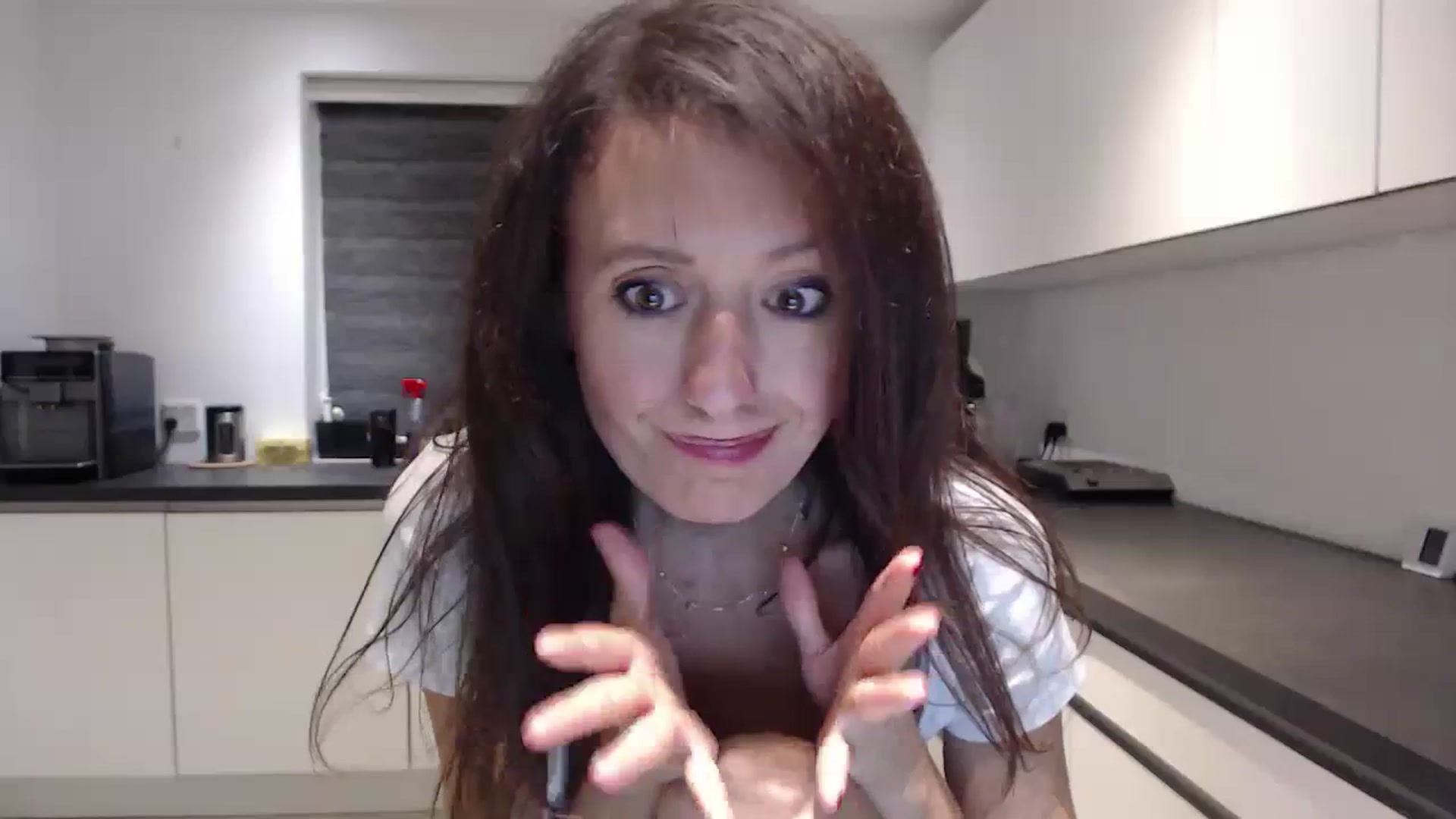 Gallery image thumbnail from Anelly's myfreecams stream on, 09/16/2023, 24:44 image 5 of 20