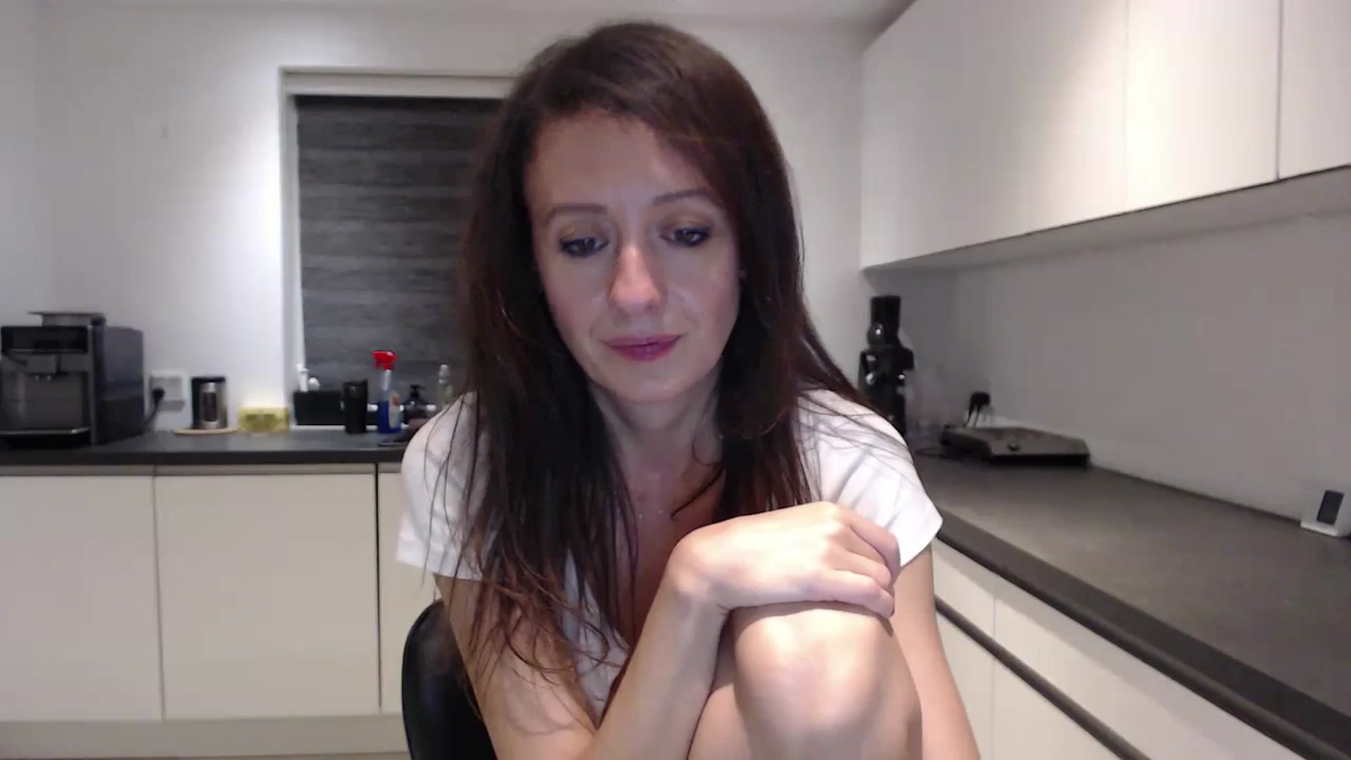 Gallery image thumbnail from Anelly's myfreecams stream on, 09/16/2023, 24:44 image 10 of 20
