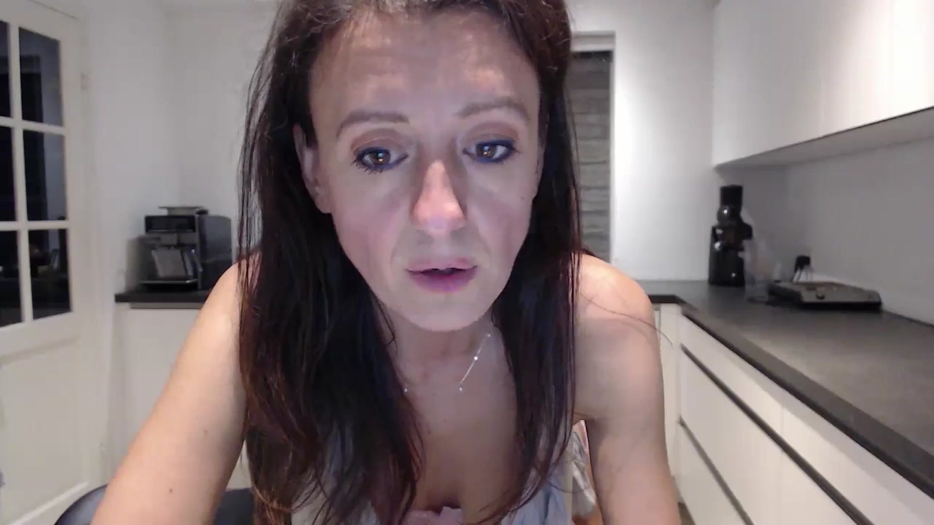 Gallery image thumbnail from Anelly's myfreecams stream on, 09/17/2023, 02:05 image 8 of 20