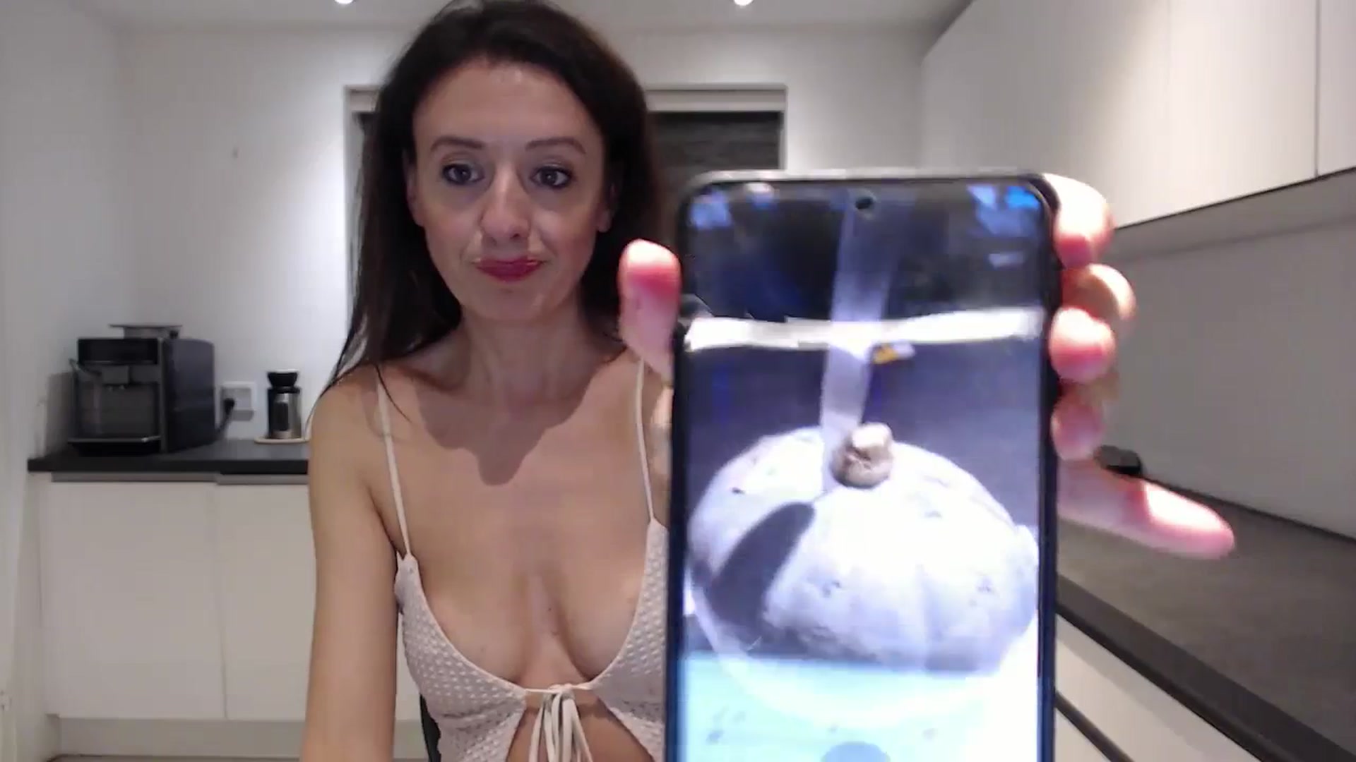 Gallery image thumbnail from Anelly's myfreecams stream on, 09/23/2023, 23:37 image 16 of 20