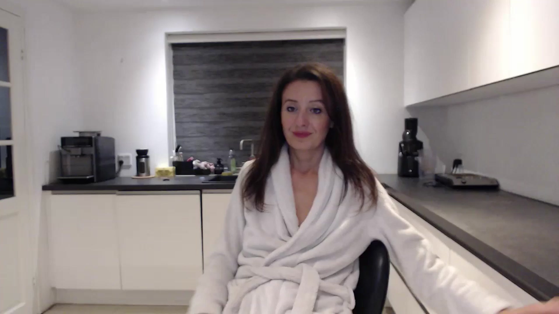 Gallery image thumbnail from Anelly's myfreecams stream on, 09/24/2023, 01:45 image 12 of 20