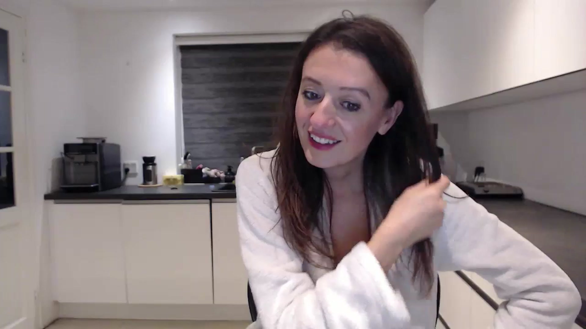Gallery image thumbnail from Anelly's myfreecams stream on, 09/24/2023, 01:56 image 8 of 20