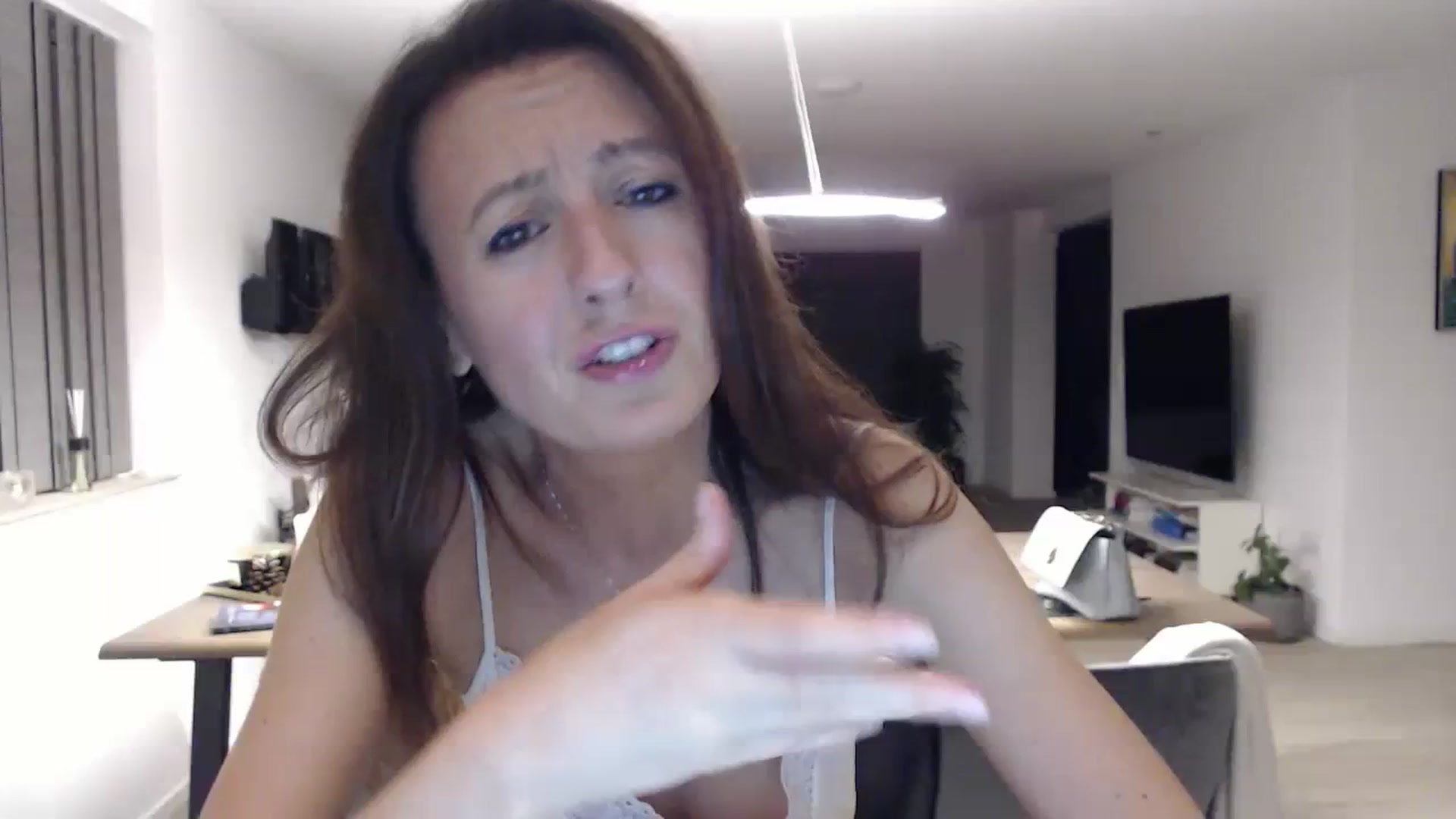 Gallery image thumbnail from Anelly's myfreecams stream on, 09/30/2023, 22:43 image 4 of 20