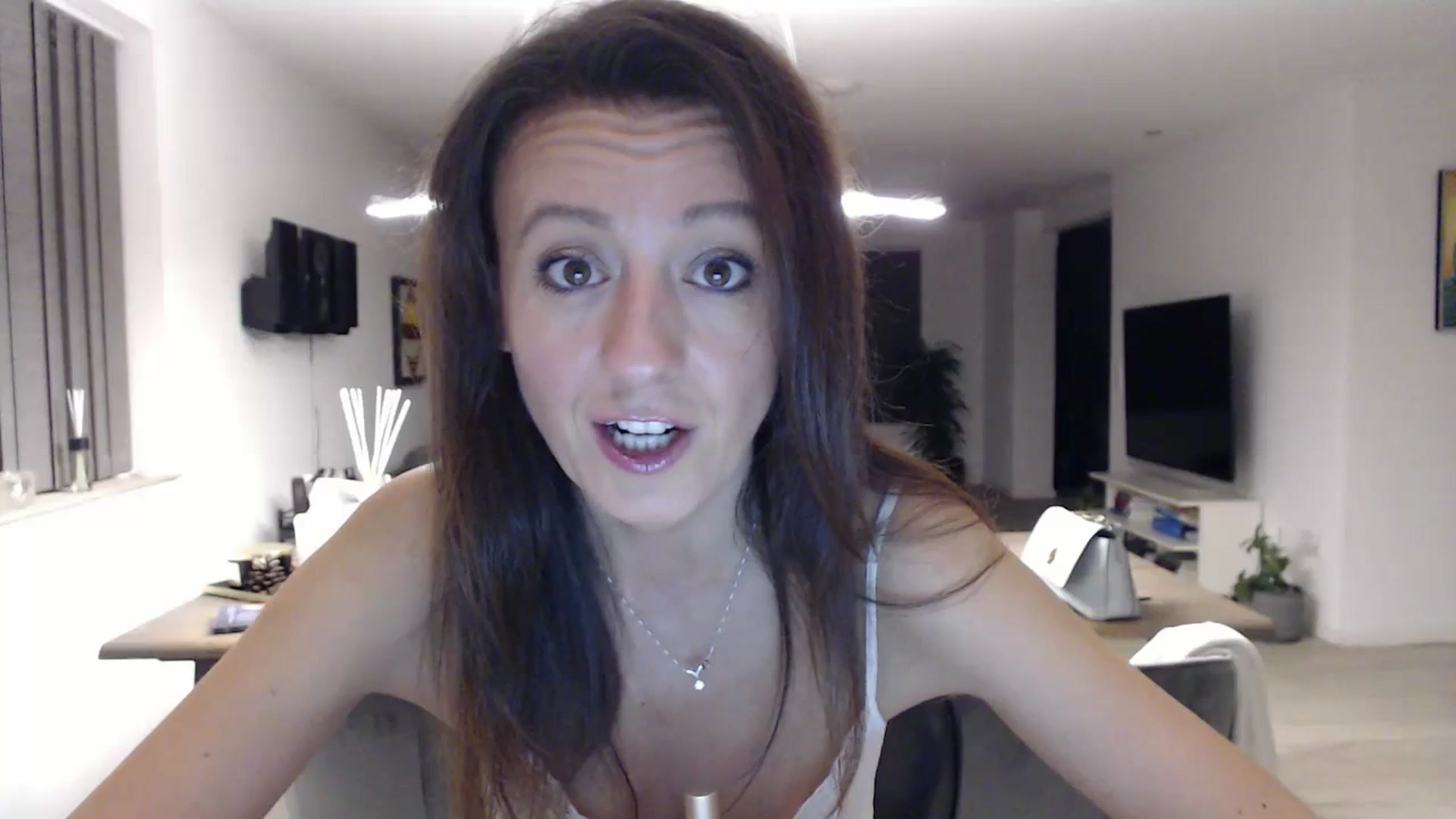 Gallery image thumbnail from Anelly's myfreecams stream on, 09/30/2023, 22:43 image 7 of 20