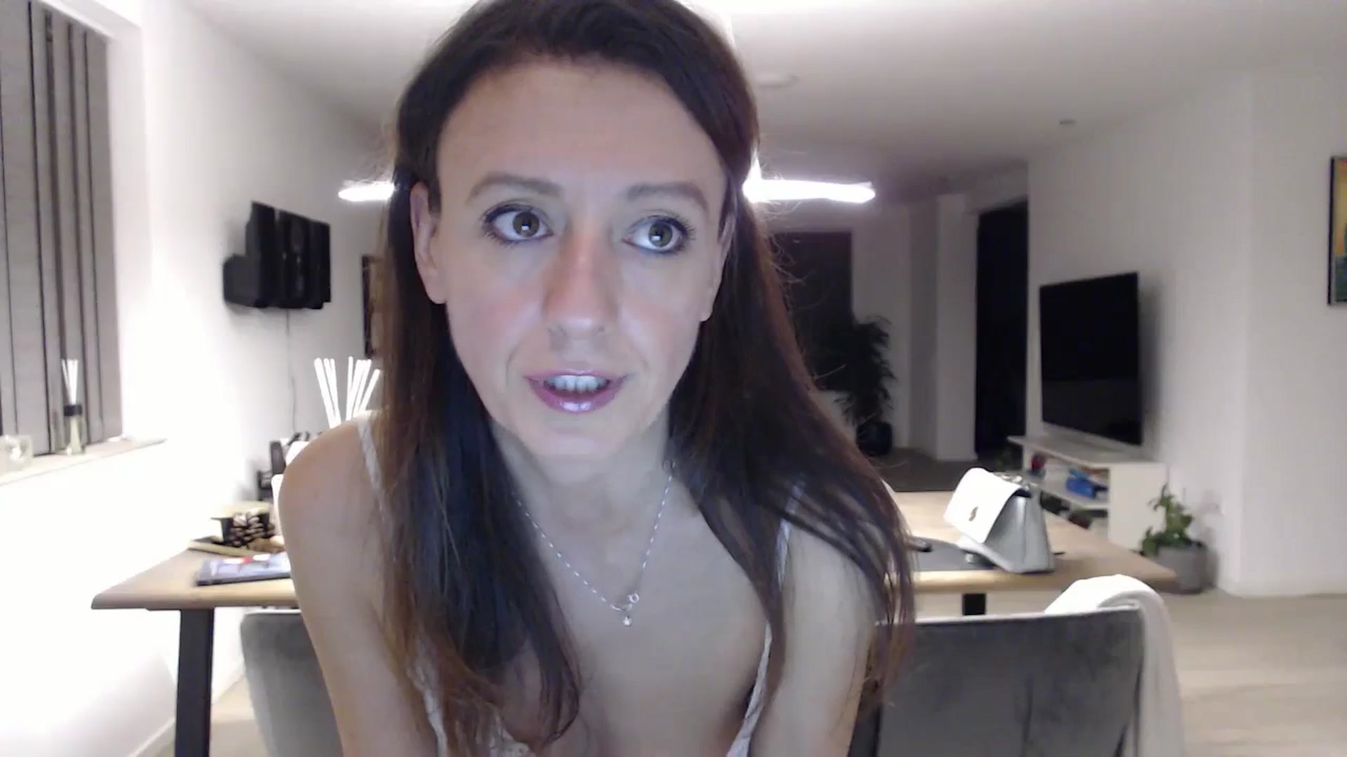 Gallery image thumbnail from Anelly's myfreecams stream on, 09/30/2023, 22:43 image 18 of 20
