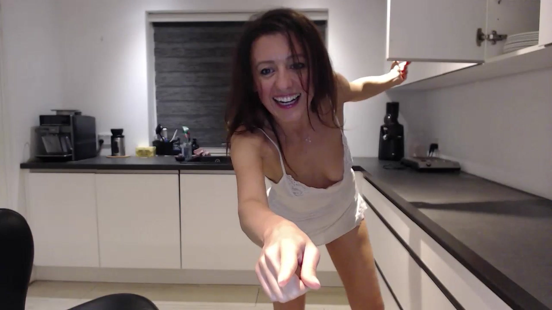 Gallery image thumbnail from Anelly's myfreecams stream on, 10/01/2023, 02:18 image 6 of 20