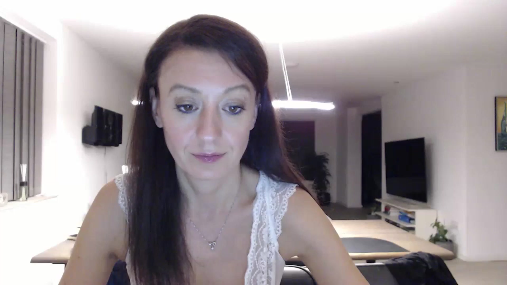 Gallery image thumbnail from Anelly's myfreecams stream on, 10/08/2023, 24:59 image 2 of 20