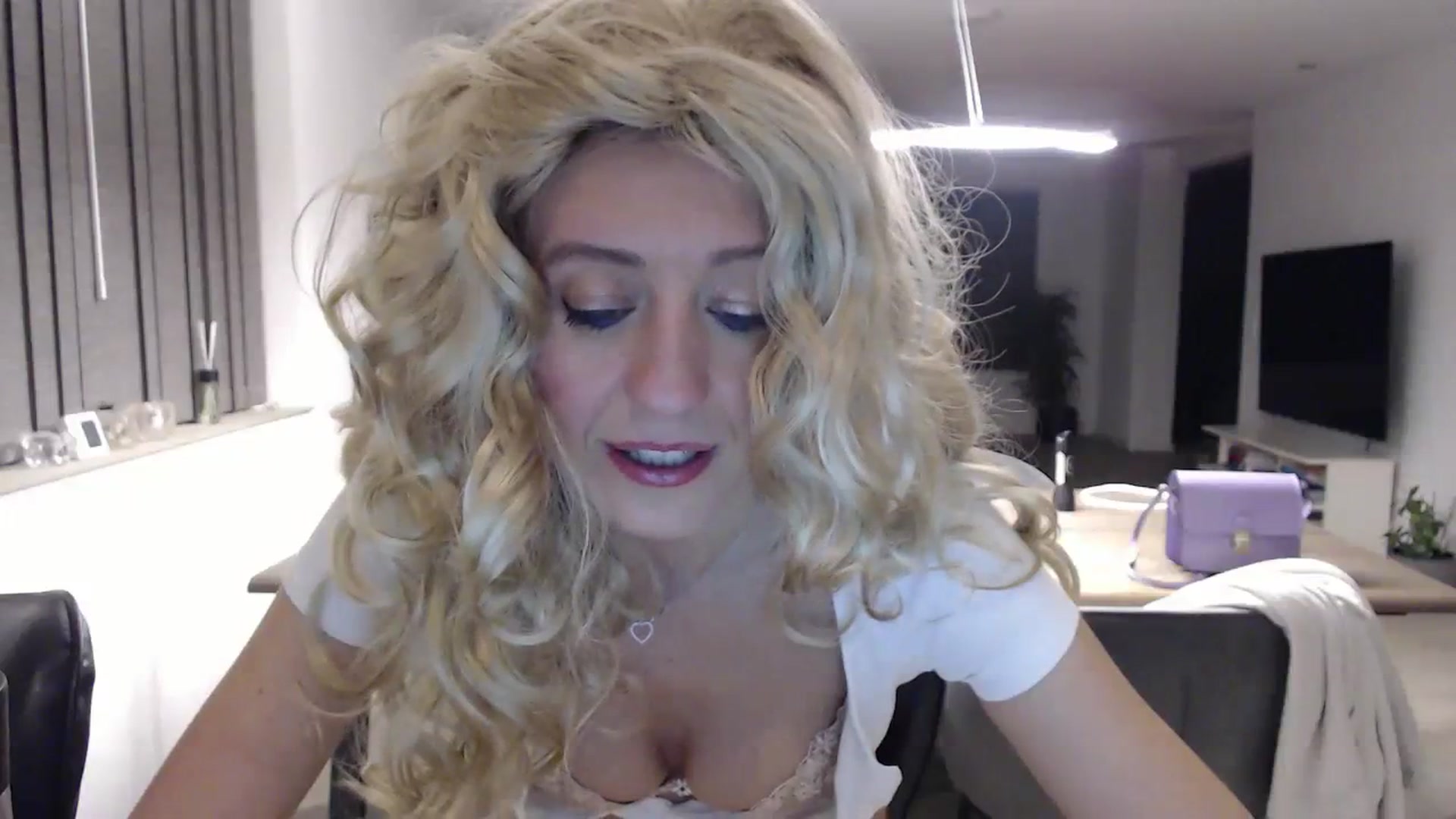 Gallery image thumbnail from Anelly's myfreecams stream on, 11/05/2023, 24:03 image 4 of 20