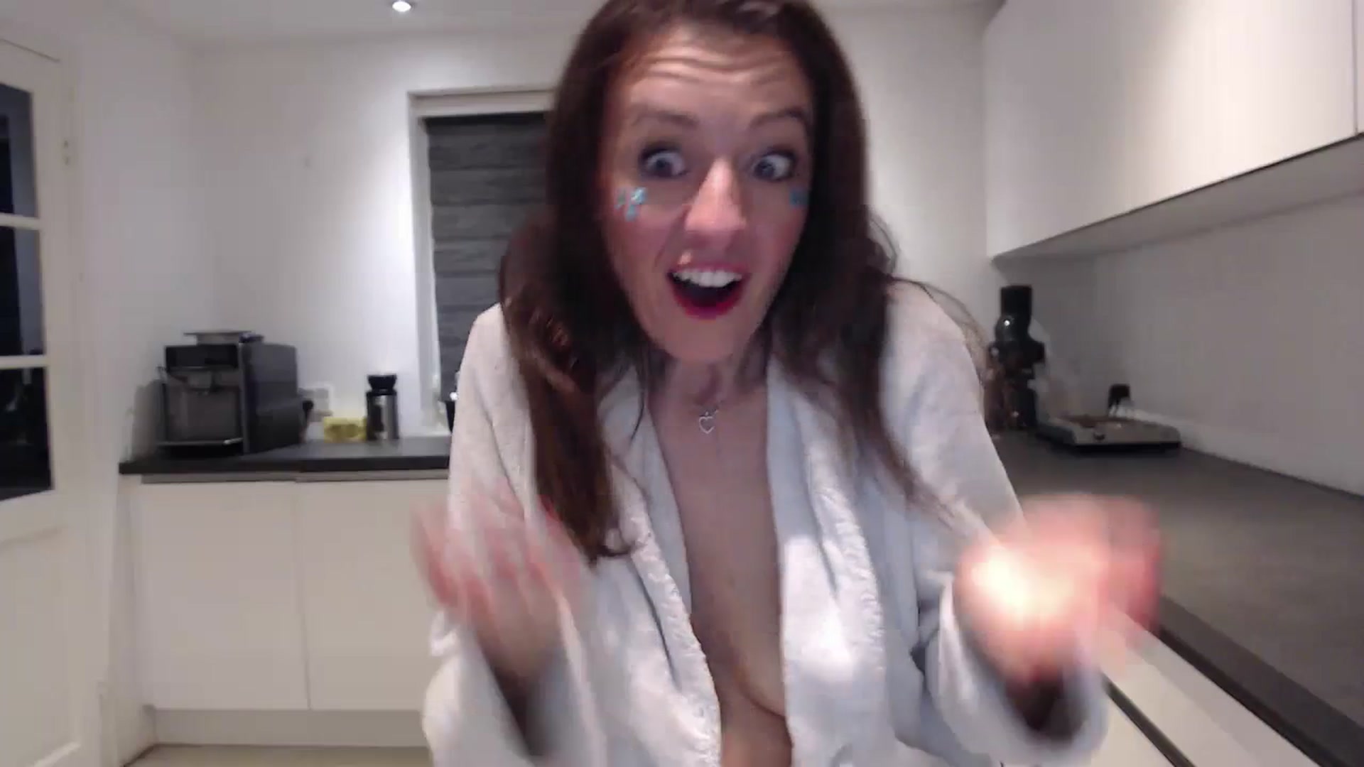 Gallery image thumbnail from Anelly's myfreecams stream on, 11/05/2023, 02:16 image 12 of 20