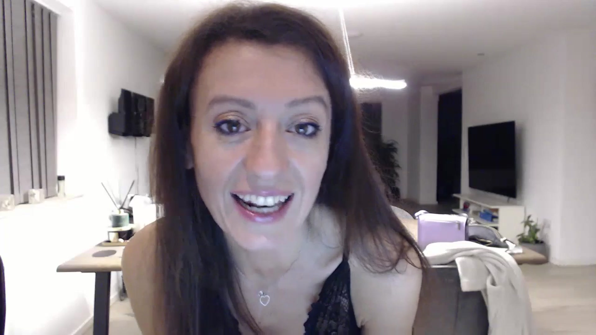 Gallery image thumbnail from Anelly's myfreecams stream on, 11/19/2023, 01:22 image 2 of 20