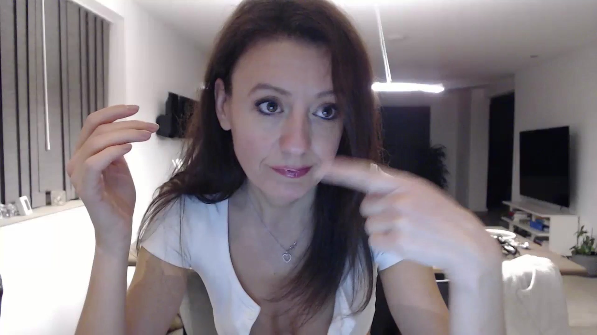 Gallery image thumbnail from Anelly's myfreecams stream on, 12/02/2023, 02:02 image 3 of 20