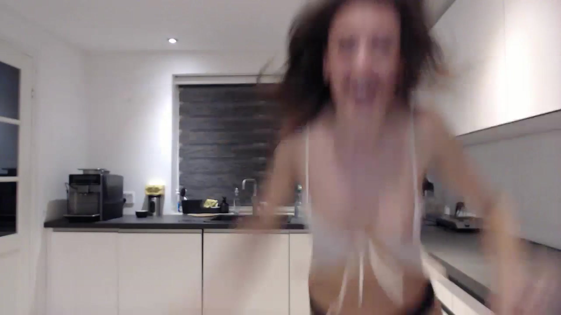 Gallery image thumbnail from Anelly's myfreecams stream on, 12/03/2023, 24:47 image 10 of 20