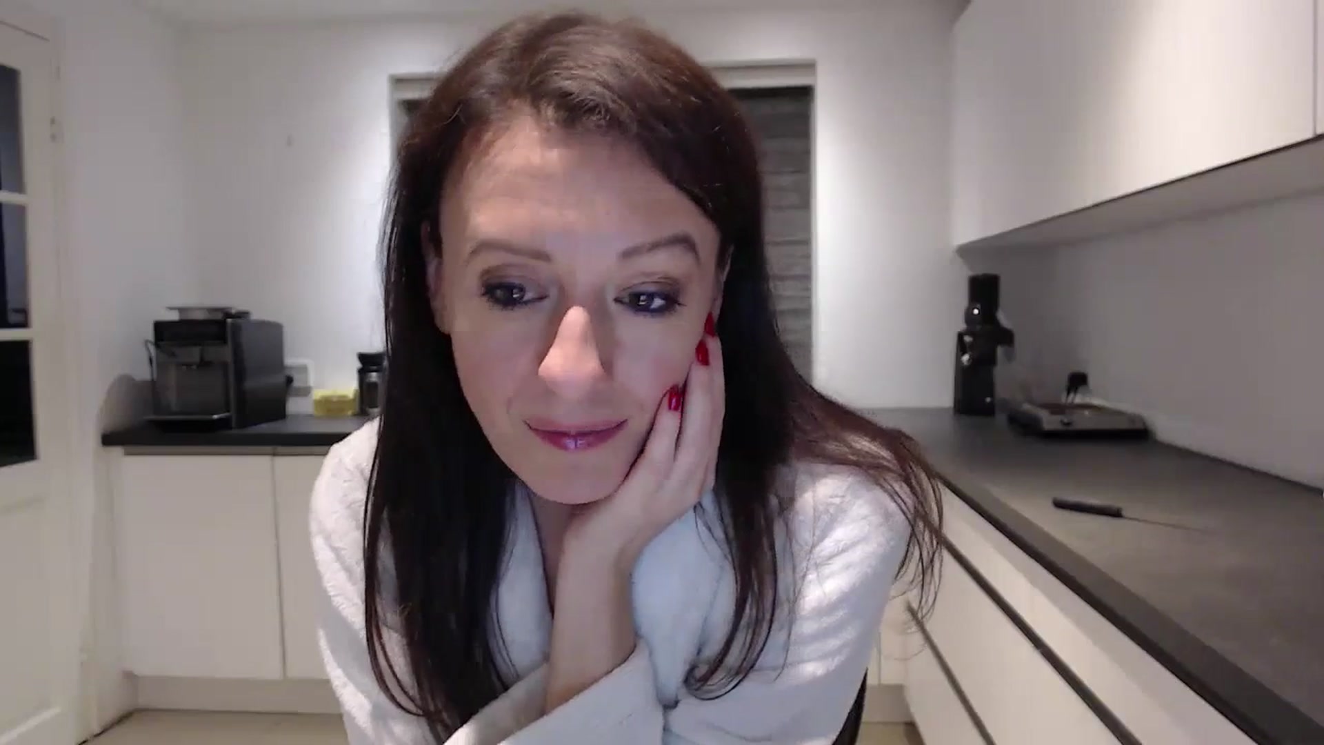 Gallery image thumbnail from Anelly's myfreecams stream on, 12/17/2023, 02:08 image 14 of 20